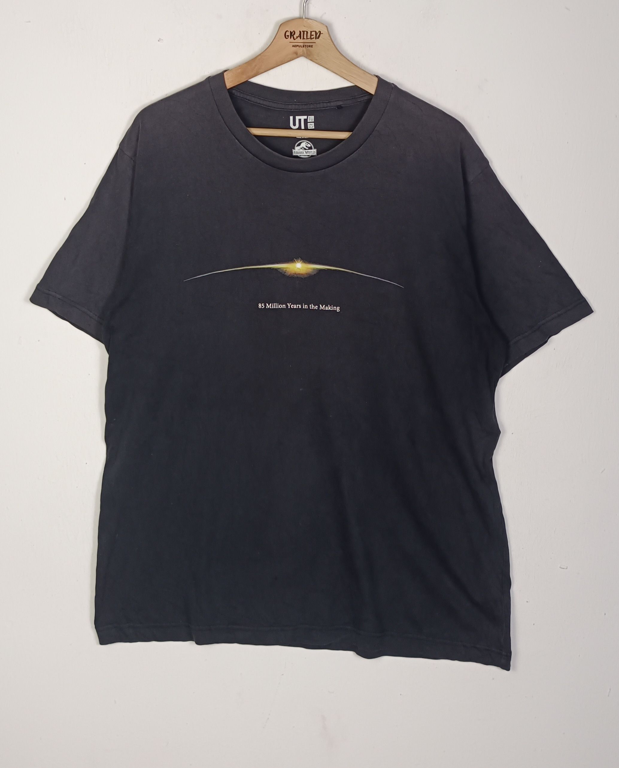Japanese Brand × Uniqlo Jurassic World Hajime Sorayama Short Sleeve Shirt Size US L / EU 52-54 / 3 - 2 Thumbnail