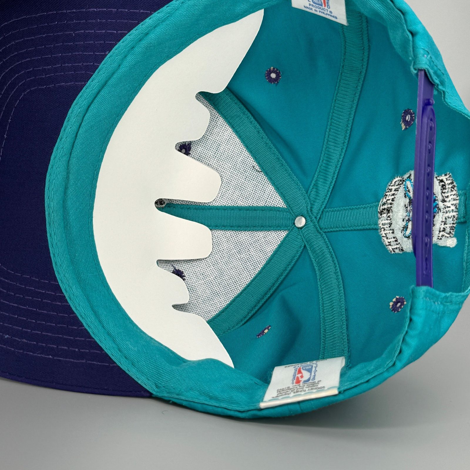 NBA × Vintage × Warner Bros Vintage '90s Hornets x Looney Tunes Bugs Bunny snapback hat Size ONE SIZE - 4 Thumbnail