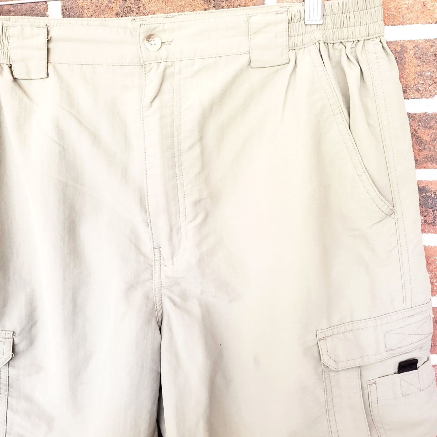 Vintage VINTAGE World Wide Sportsman Cargo Shorts Men 38x9 Green Nylon Lightweight Cargo Pocket Pockets Elastic Waist Button Front Casual Outdoor 90s Style Size US 38 / EU 54 - 4 Thumbnail