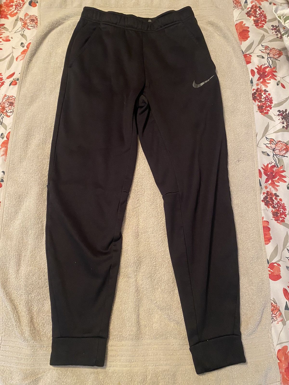 Nike nike joggers size small Size US 30 / EU 46 - 1 Thumbnail