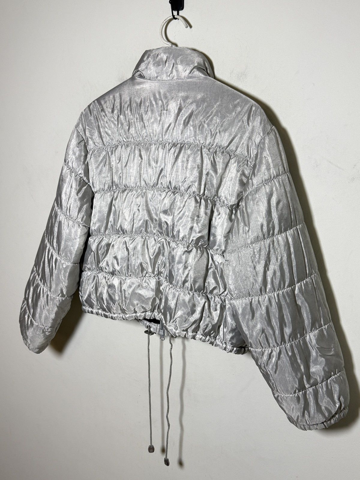 Giorgio Armani Armani Jeans silver metallic crop puffer jacket. Size US S / EU 44-46 / 1 - 5 Thumbnail