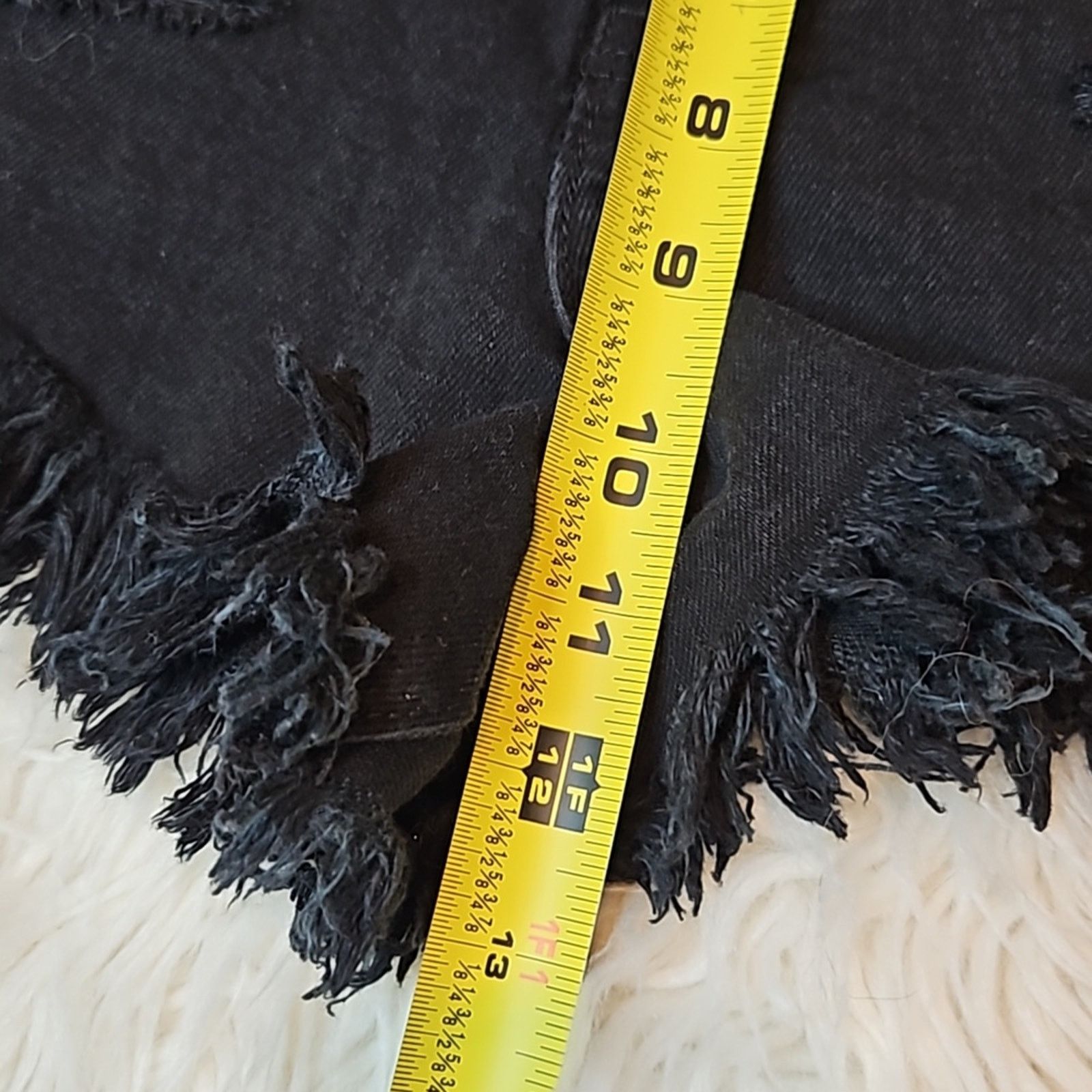 Abercrombie & Fitch Abercrombie & Fitch Black High Rise Cut off Jean shorts Size 28" / US 6 / IT 42 - 7 Thumbnail