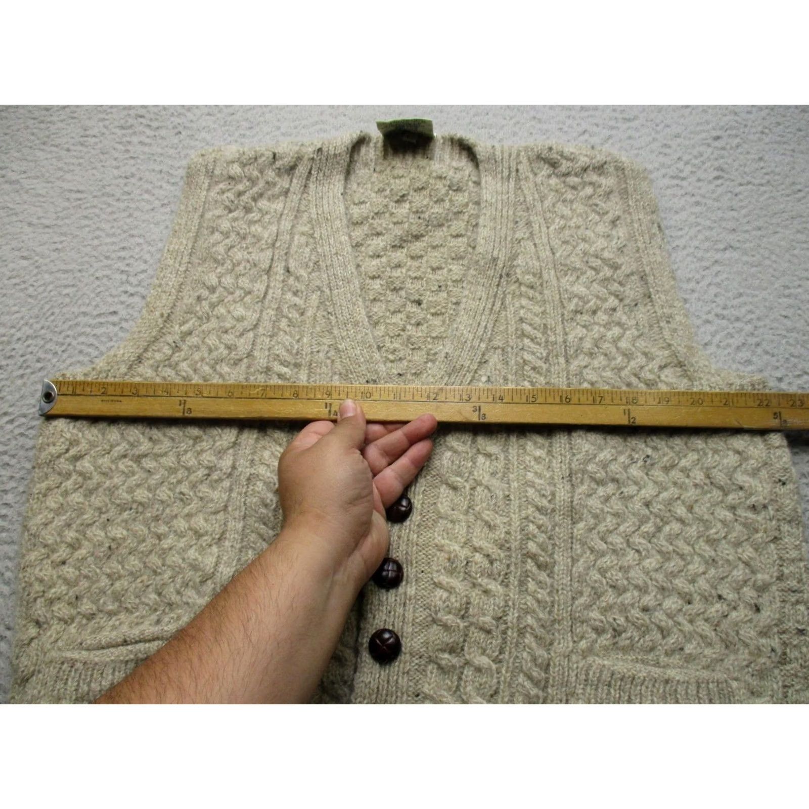 Vintage Carraig Donn Sweater Vest Mens L Beige Wool Cable Knit Aran Ireland Pockets Size US L / EU 52-54 / 3 - 5 Thumbnail