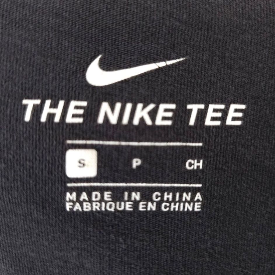 Nike VINTAGE Nike T Shirt Mens Size Small Gray Squiggle Swoosh Streetwear Size US S / EU 44-46 / 1 - 6 Thumbnail
