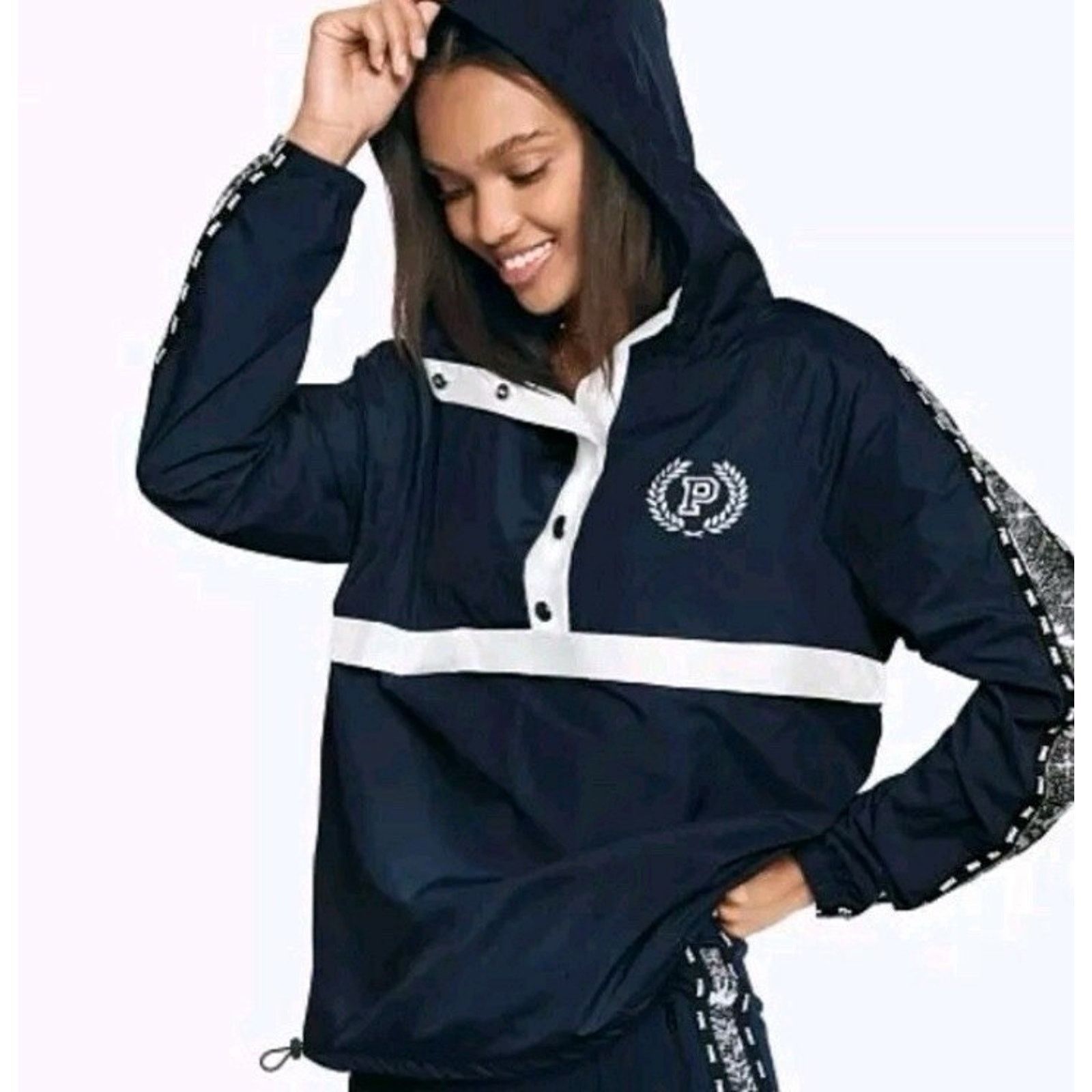 Victoria's Secret Victorias Secret funnel neck Silver bling sport Jacket M/L Size M / US 6-8 / IT 42-44 - 1 Thumbnail