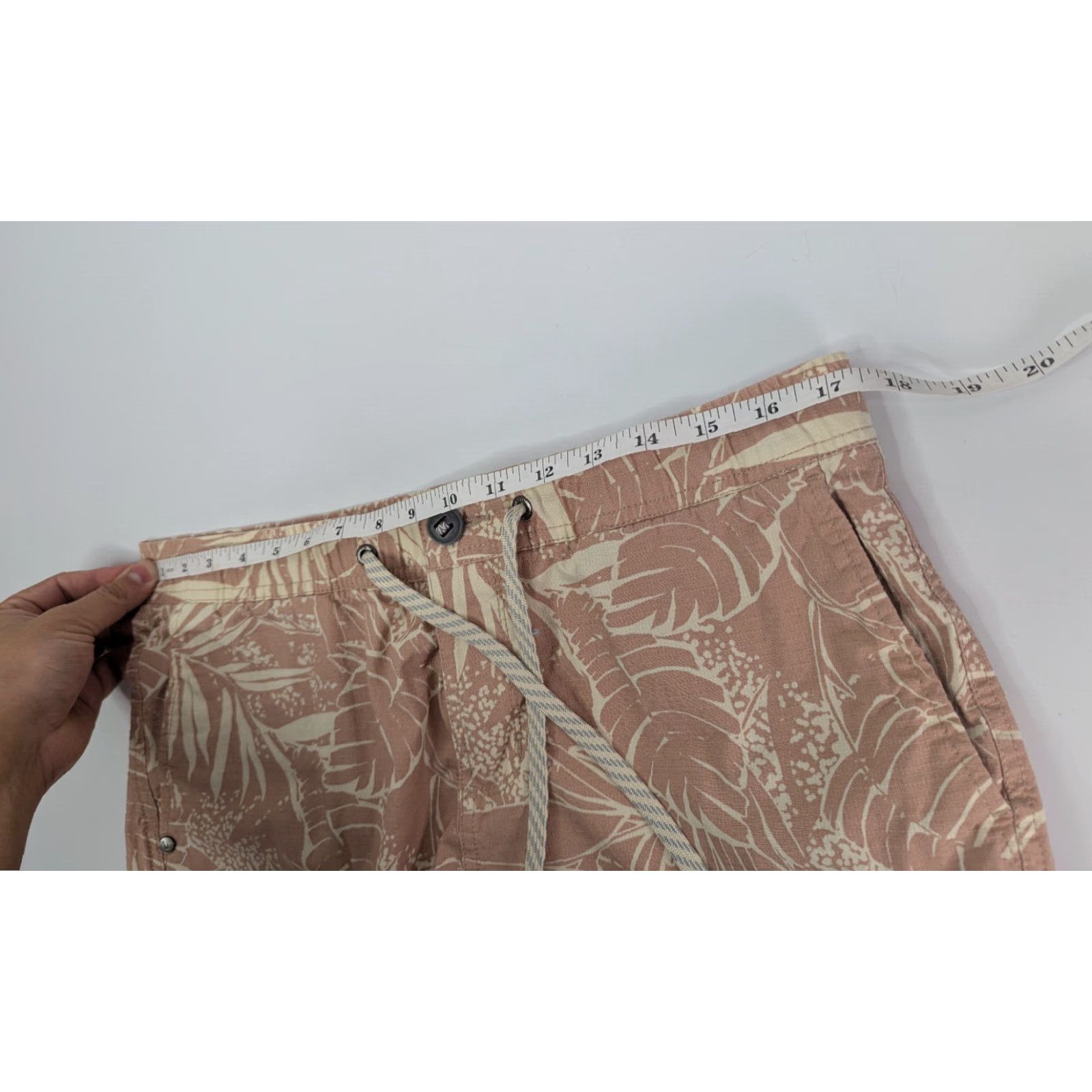 Vuori Vuori Shorts Ladies L Pink Ripstop Elastic Waist Drawstring VW364 Casual Travel Athletic Modern American, Classic Womens Size 36" / US 14 / IT 50 - 5 Thumbnail