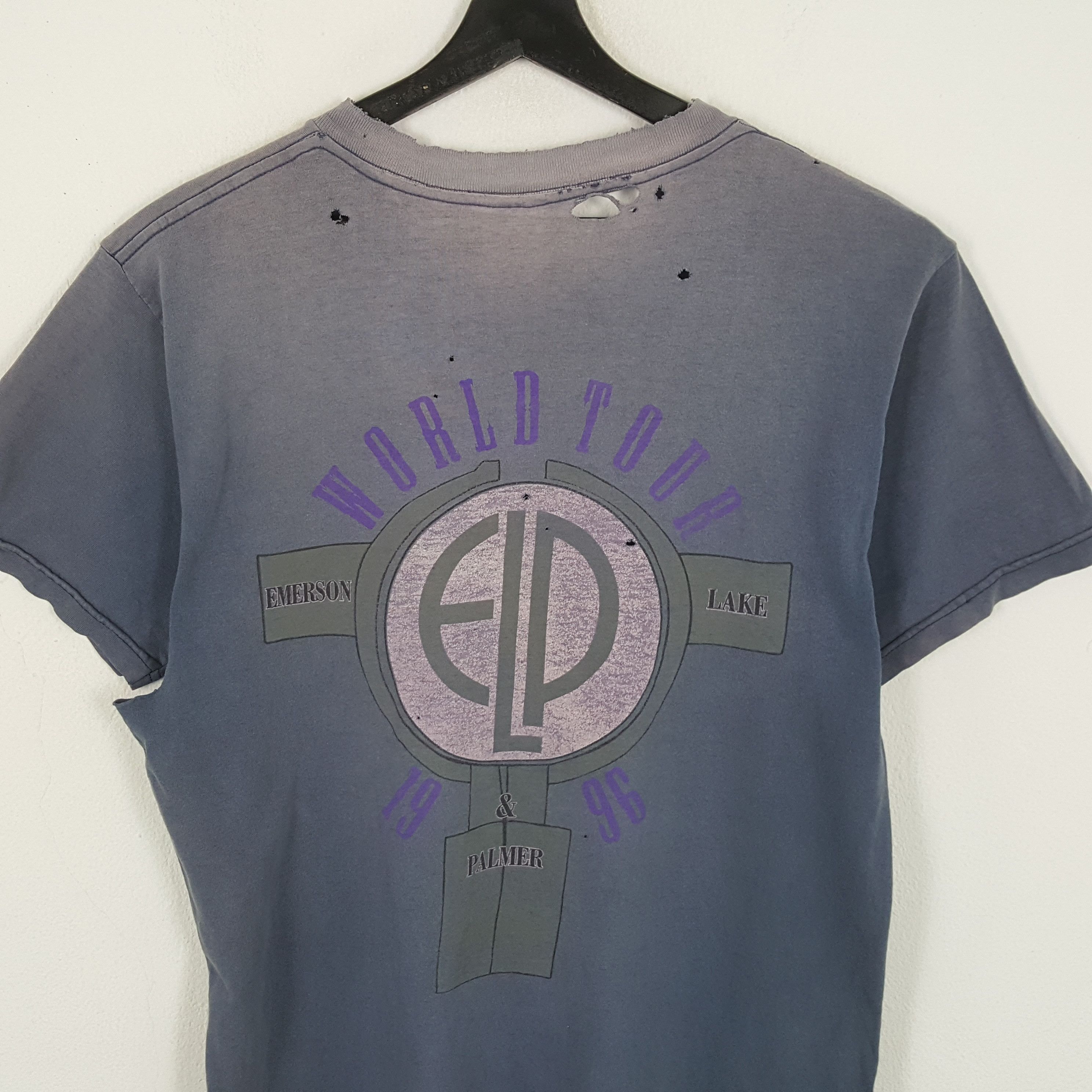 Band Tees × Vintage EMERSON LAKE & PALMER Rock Music Group Distressed Tshirt Size US L / EU 52-54 / 3 - 4 Thumbnail