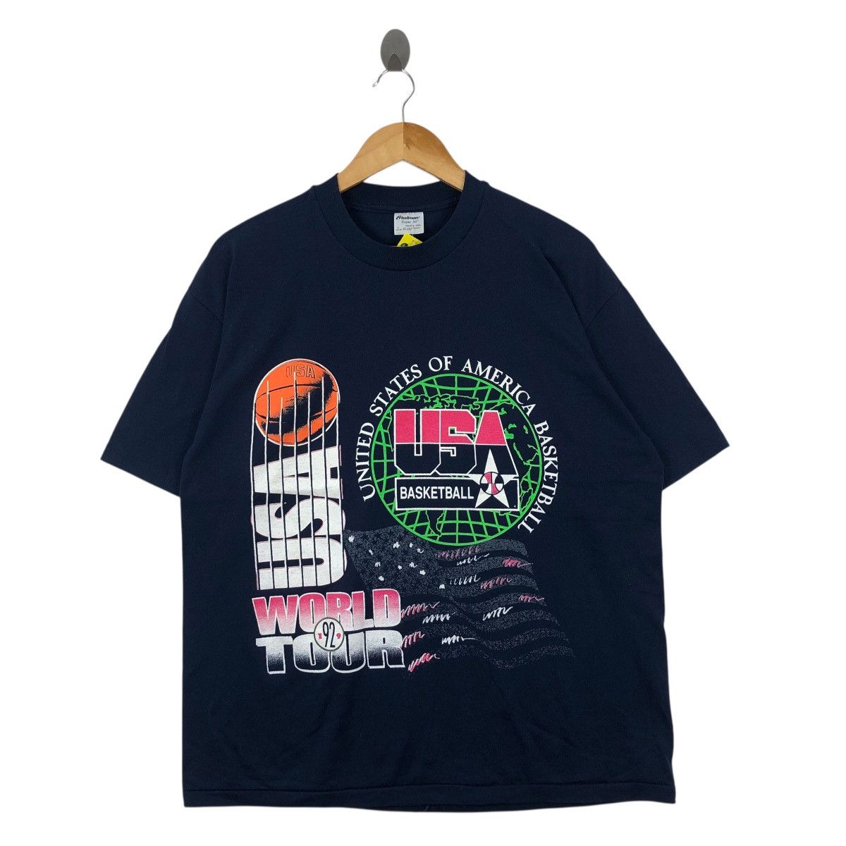 Vintage Vintage USA BASKETBALL World Tour 92 Nba Tee Shirt Size XL Size US XL / EU 56 / 4 - 1 Thumbnail