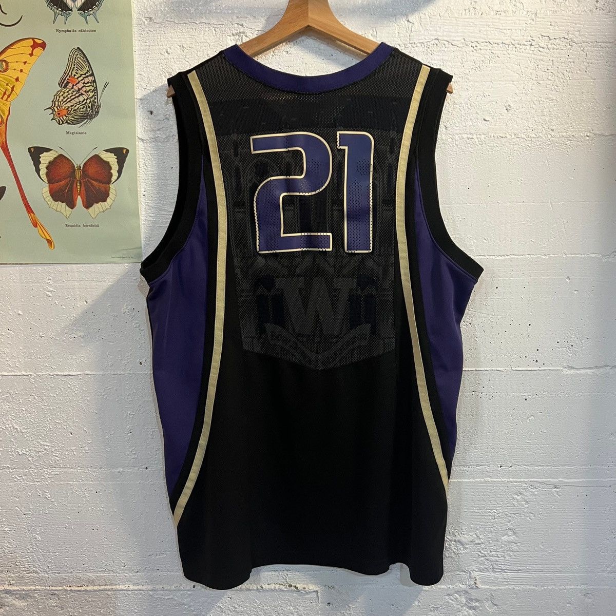 NCAA × Nike × Vintage Y2K Nike Washington Huskies Basketball Jersey Size US XL / EU 56 / 4 - 2 Thumbnail