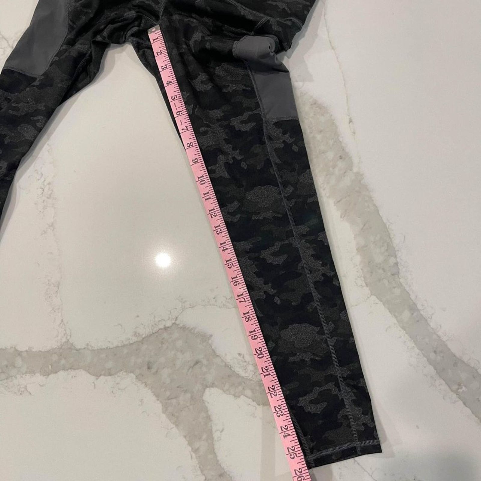 Fabletics Fabletics On-The-Go PowerHold Legging Camo Women’s Small Size 27" / US 4 / IT 40 - 8 Thumbnail