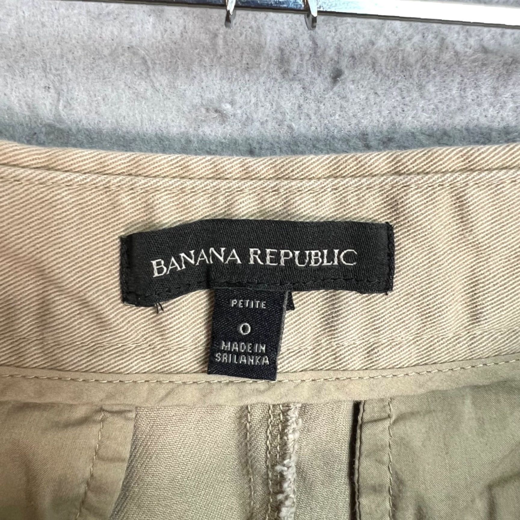 Banana Republic Banana Republic Womens Size 0 Petite Khaki Cotton High-Waist Pleated Shorts Womens Size 25" / US 0 / IT 36 - 3 Thumbnail