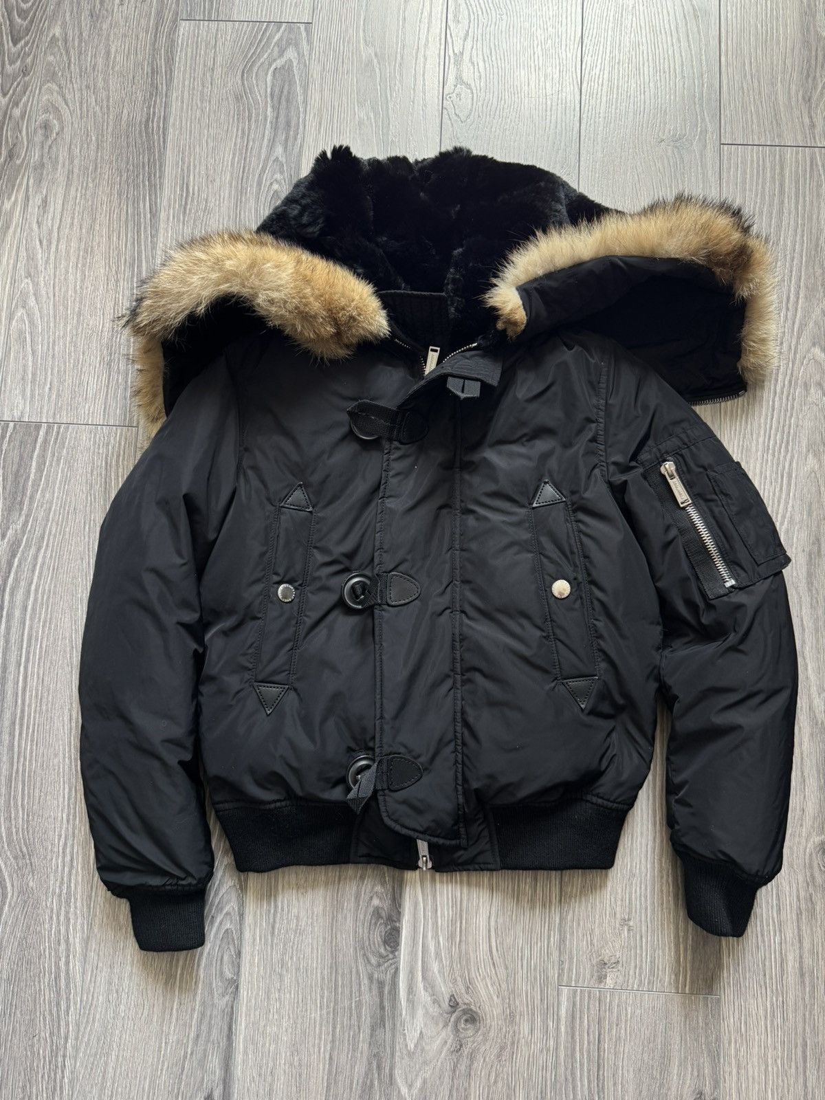 Dsquared2 Dsquared2 Coyote Fur Bomber Jacket Black 42 Luxury RRP $2400 Size US XS / EU 42 / 0 - 19 Thumbnail