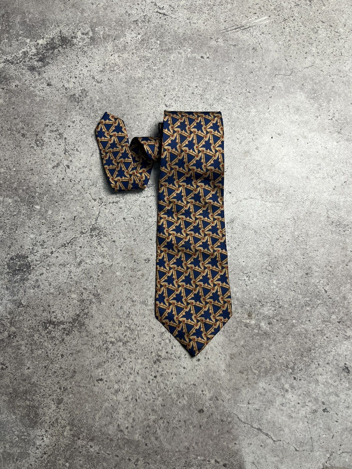 Gucci GUCCI TIE VINTAGE TWILL SILK RARE DESIGN NECKTIE DRESS ITALY Size ONE SIZE - 1 Thumbnail