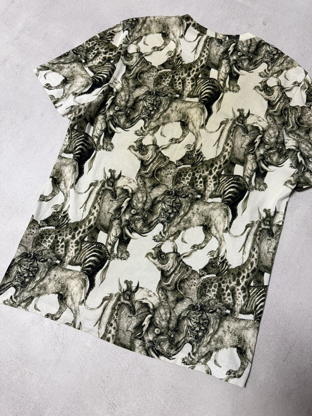 Louis Vuitton Louis Vuitton T Shirt Tee Overprinted Mens M Size Size US M / EU 48-50 / 2 - 13 Thumbnail