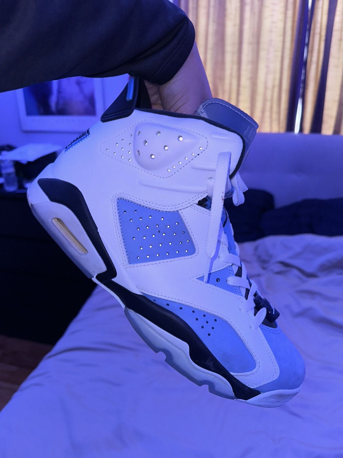 AIR JORDAN 6 RETRO “UNC” COLORWAY SIZE 12