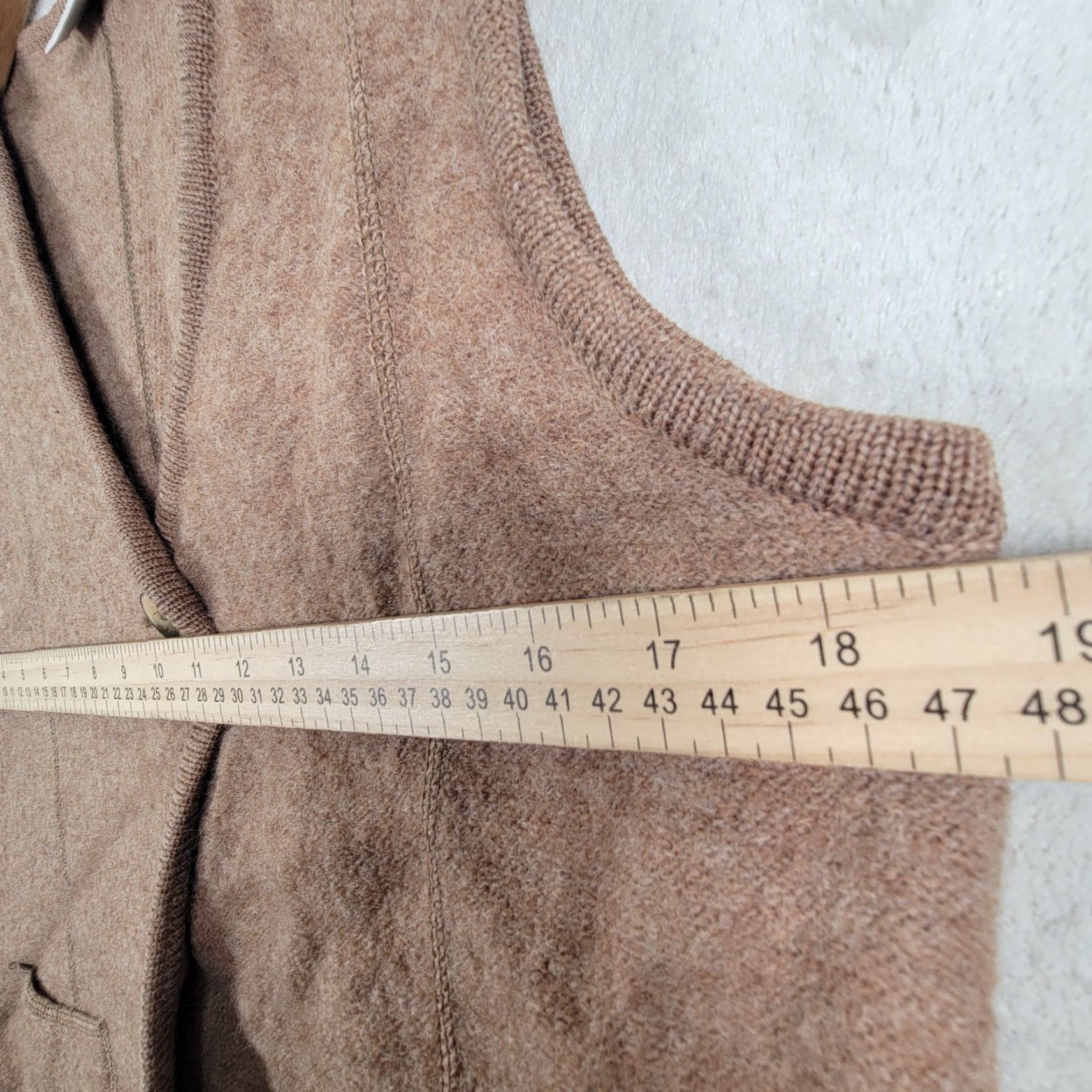 Class Club VINTAGE Club Classic Acrylic Sweater Vest Women’s Medium Shirt Sleeveless V-Neck Brown Solid Preppy 90s Casual Travel Business Womens Size M / US 6-8 / IT 42-44 - 7 Thumbnail