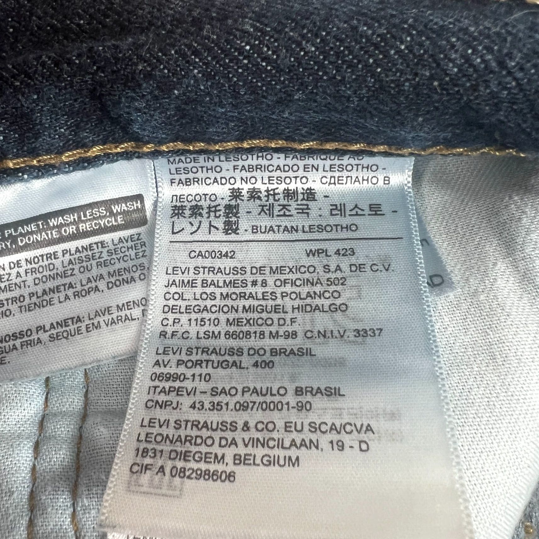Levi's VINTAGE Levi's 514 Men's Jeans Straight Fit Cotton Denim Blue 90s Cowboy Rodeo Casual Size US 36 / EU 52 - 6 Thumbnail