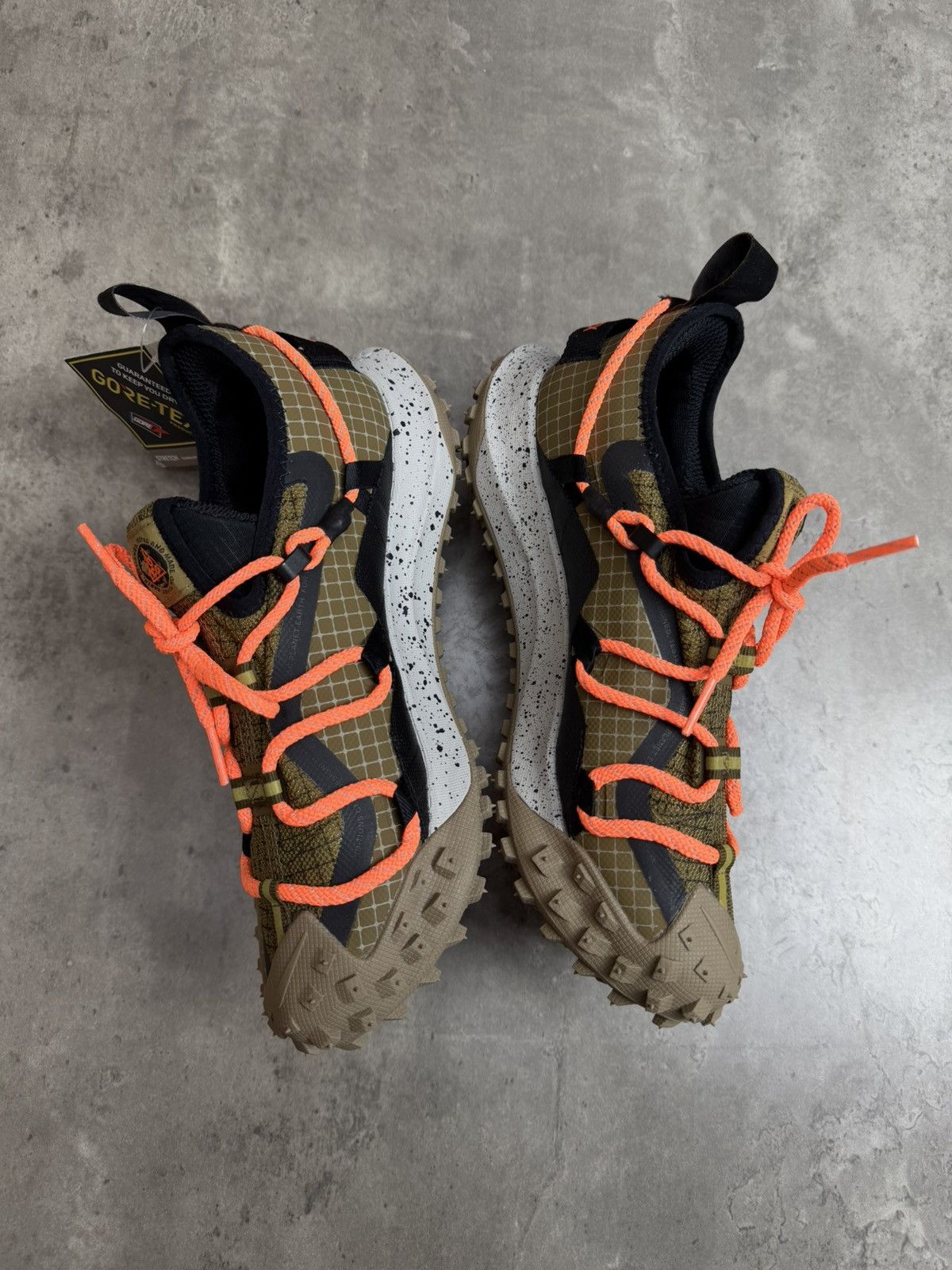 Nike ACG Nike ACG Mountain Fly Low Gore-Tex Olive Size 36 Size US 6 / IT 36 - 5 Thumbnail