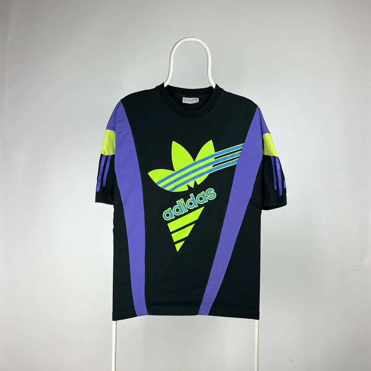 Adidas Adidas T-shirt vintage size Medium Size US M / EU 48-50 / 2 - 1 Thumbnail
