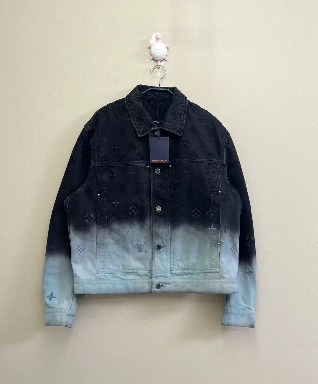 Louis Vuitton Louis Vuitton Gradient Logo Denim Jacket Size US XXL / EU 58 / 5 - 1 Thumbnail