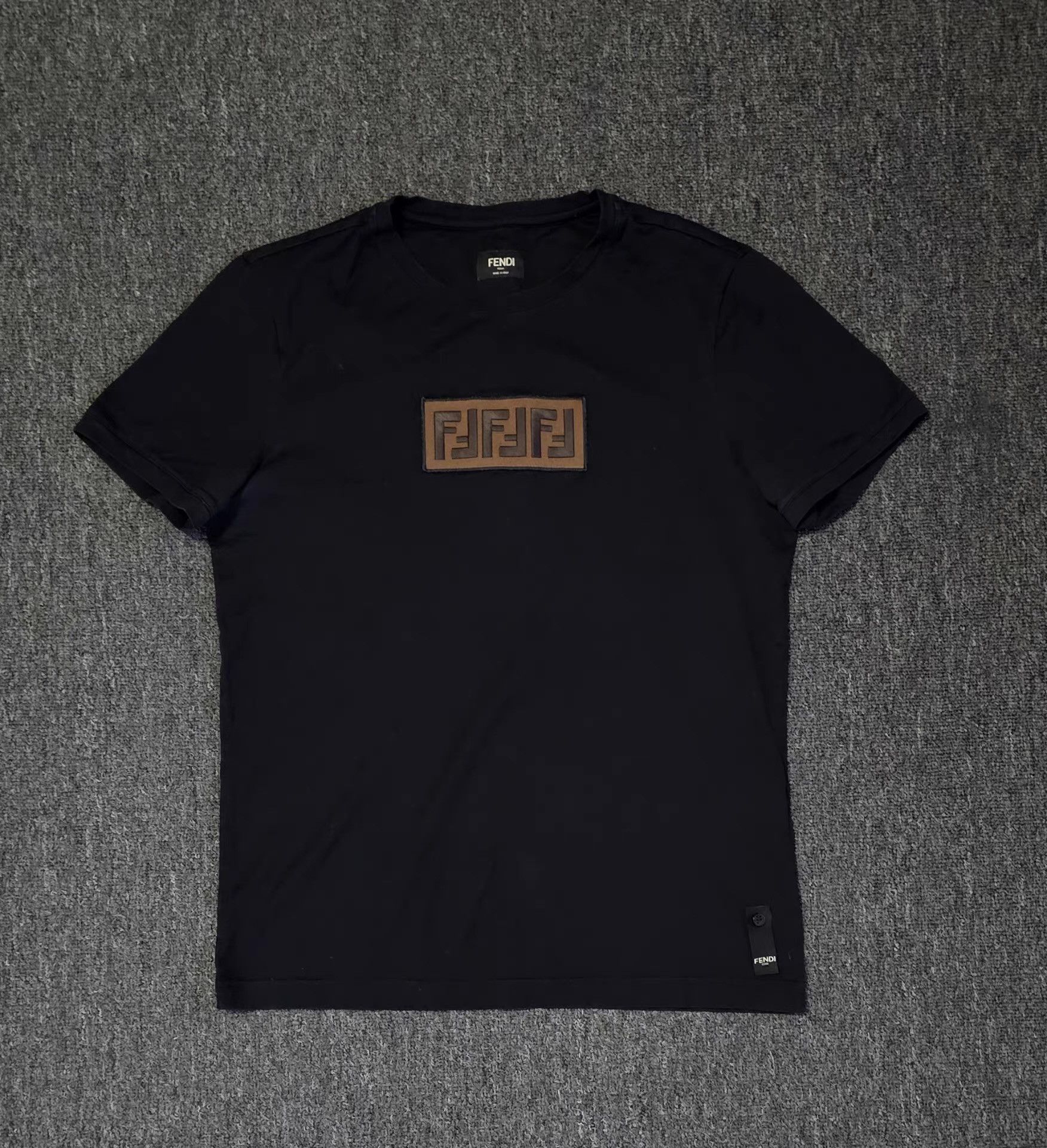 Fendi Fendi FF Embroidered Short Sleeve T-shirt Size US S / EU 44-46 / 1 - 1 Thumbnail