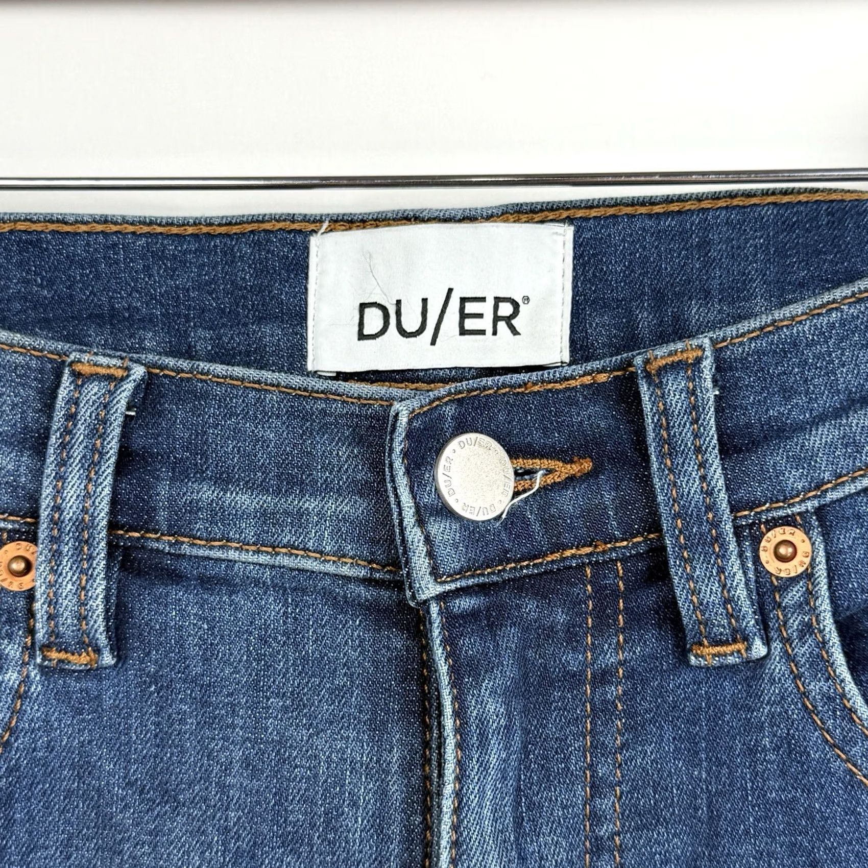 DUER DUER Jeans Womens 28x28 Blue Performance Denim Girlfriend High Rise Straight Regular 28x28 Jeans Mens? No Size 28" / US 6 / IT 42 - 4 Thumbnail
