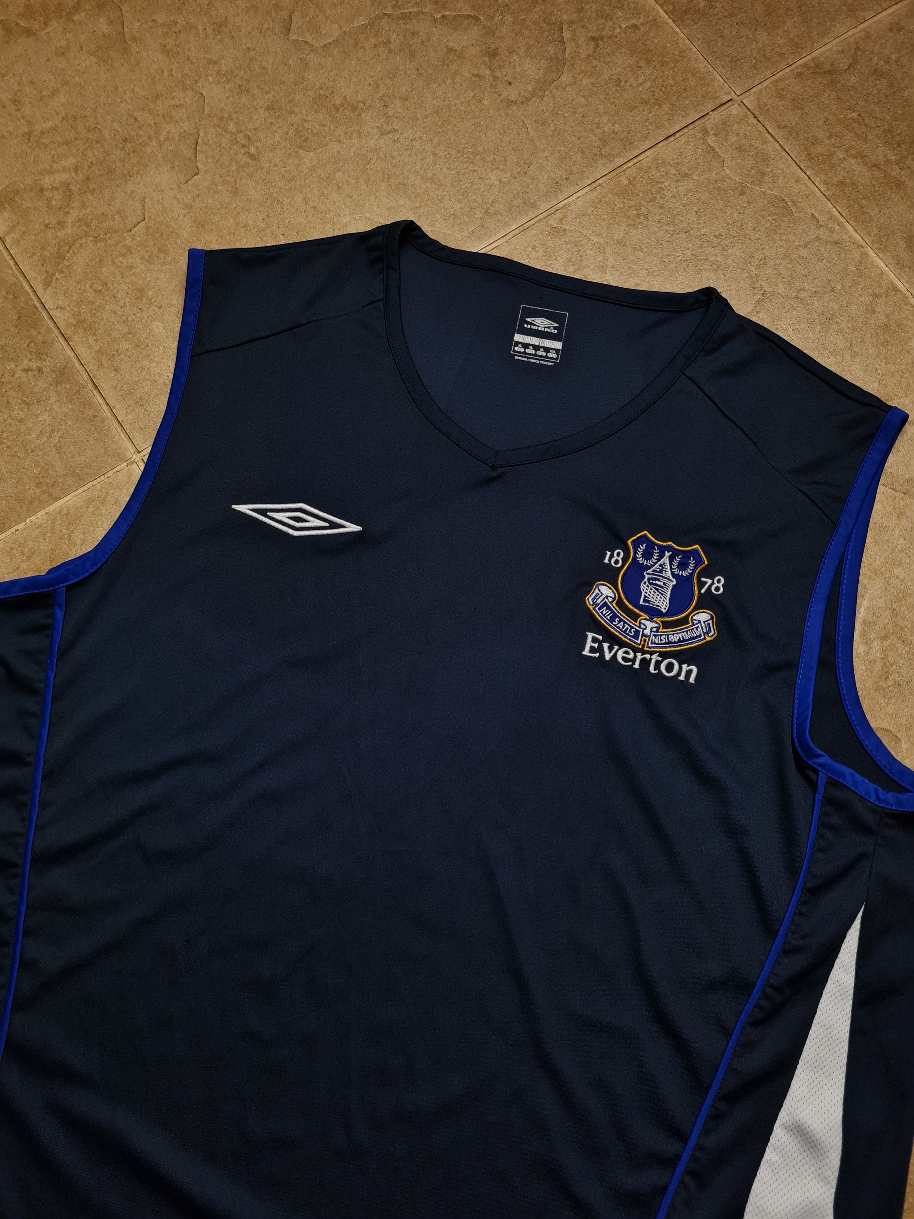 Umbro Football Umbro EVERTON SHIRT TRIKOT XL Soccer Blue Mens Size US XL / EU 56 / 4 - 1 Thumbnail