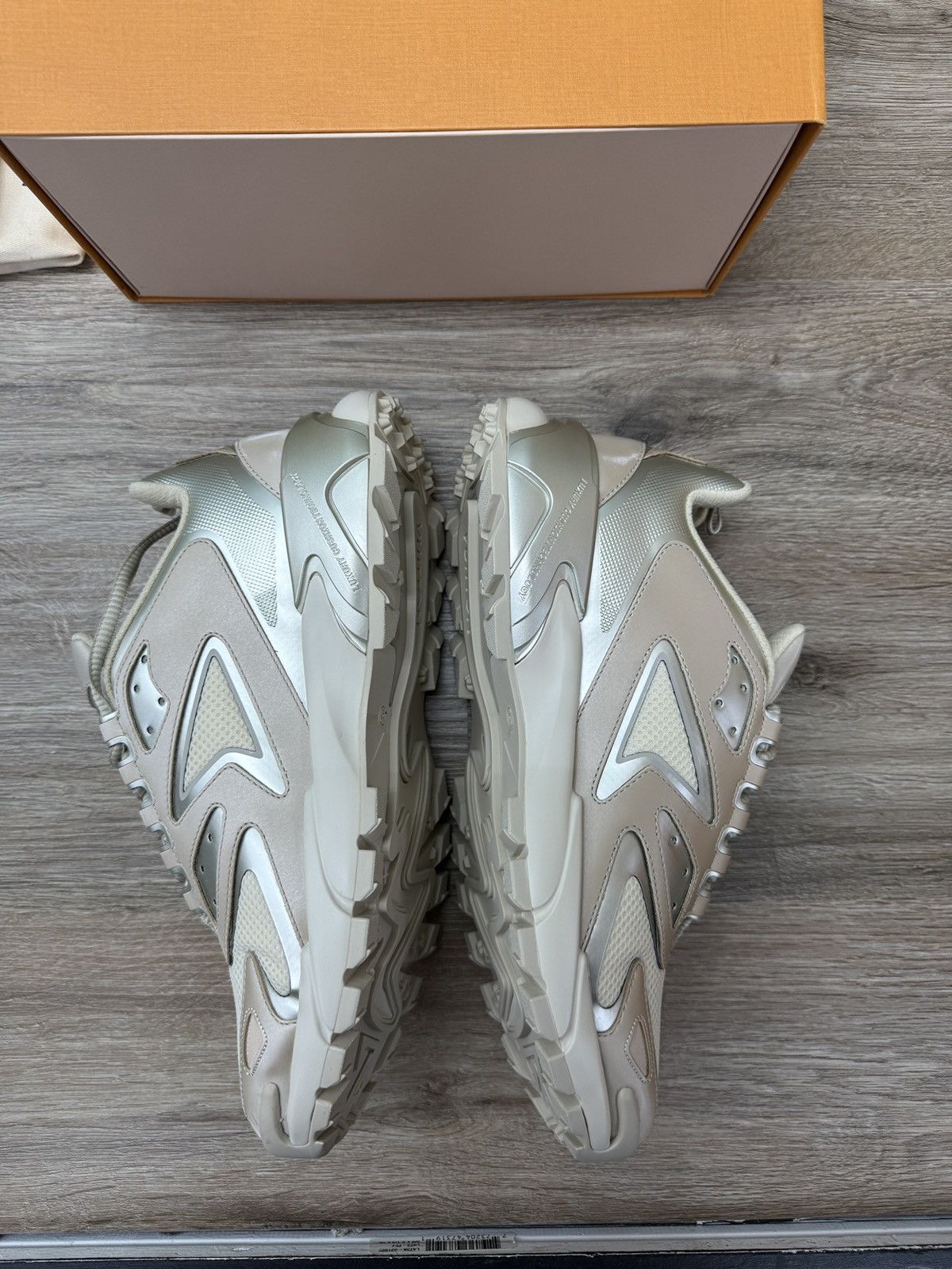 Louis Vuitton Louis Vuitton Beige Tactic Runners Size US 9.5 / EU 42-43 - 5 Thumbnail