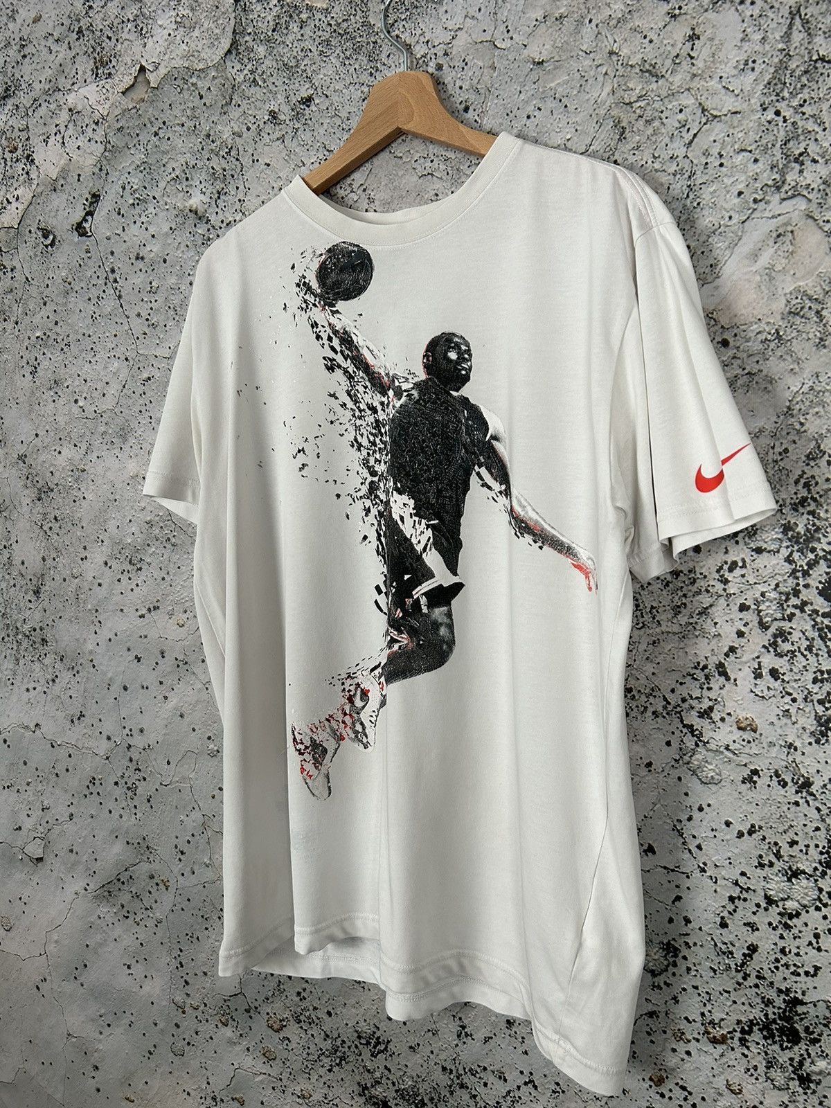 Nike Vintage Nike NBA Graphic Tee Sportswear Swoosh Hype Rare Y2K Size US M / EU 48-50 / 2 - 2 Thumbnail