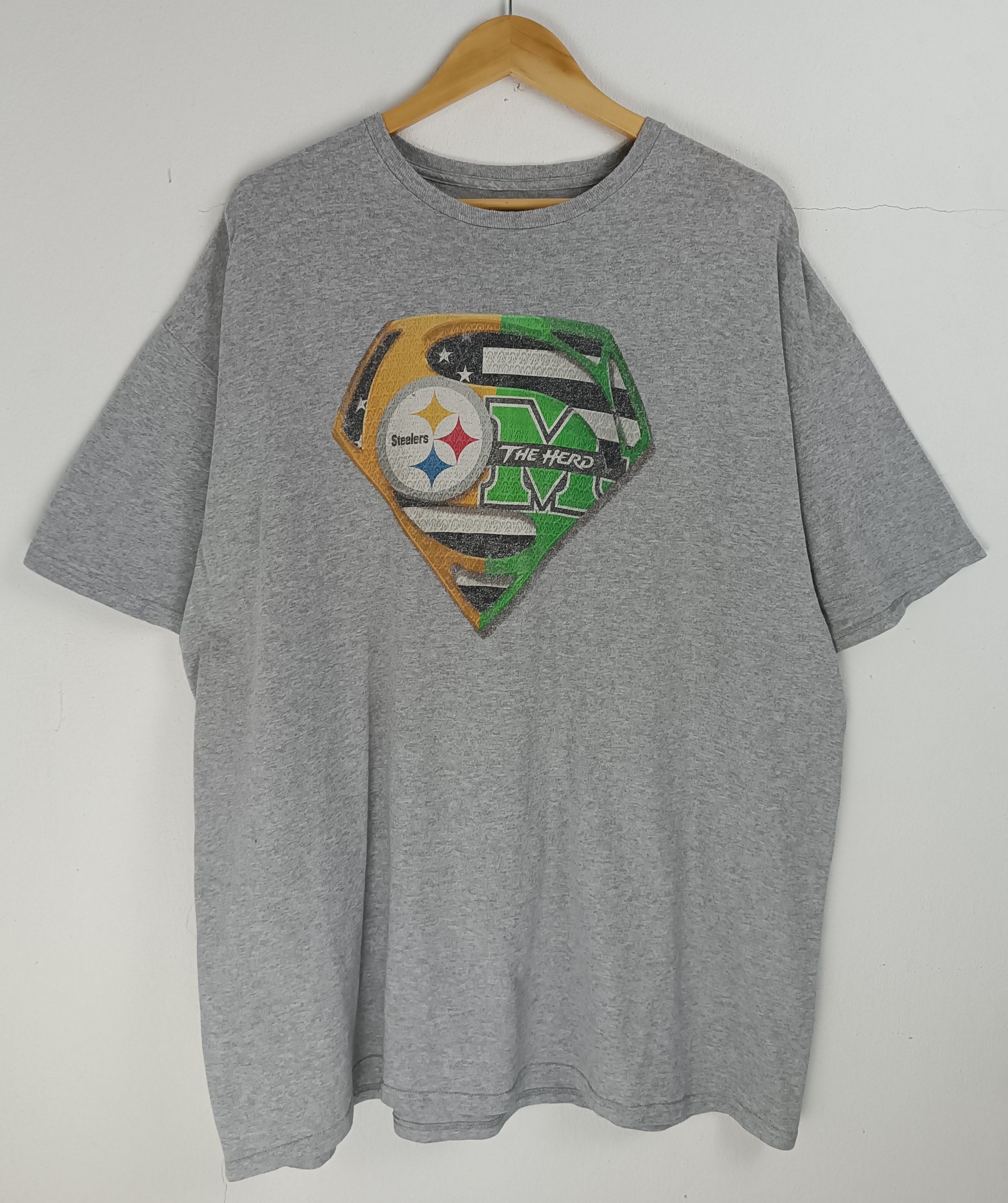 NFL VINTAGE PITSBURGH STEELERS SUPERMAN LOGO VERY RARE TEE Size US XL / EU 56 / 4 - 3 Thumbnail