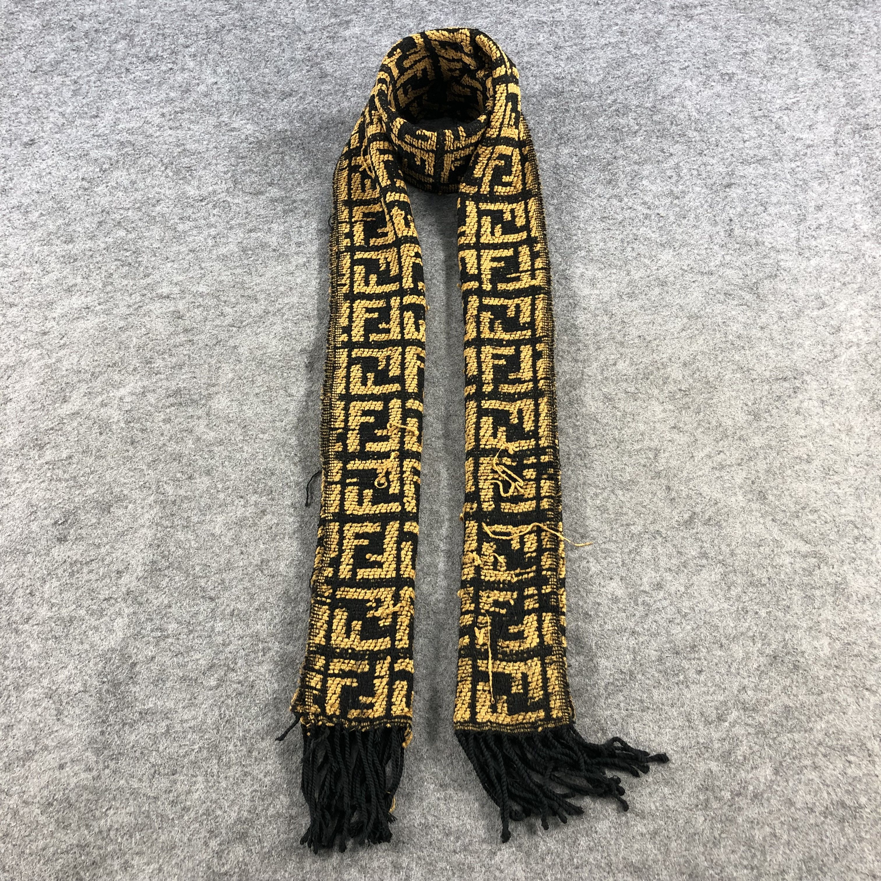 Fendi Fendi Monogram FF Scarf Muffler V882 Size ONE SIZE - 1 Thumbnail