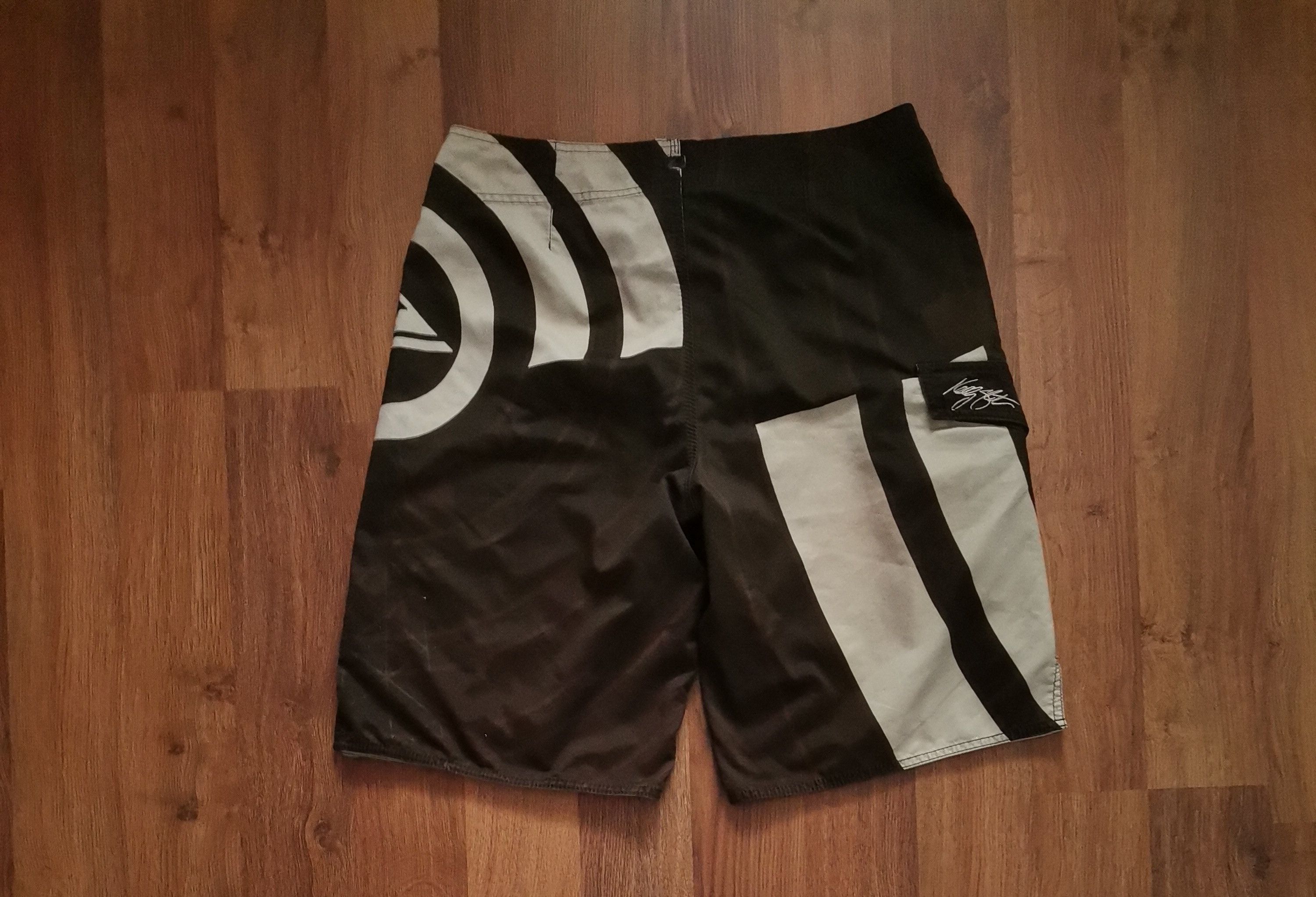 Quiksilver Quiksilver Shorts Size US 32 / EU 48 - 3 Thumbnail