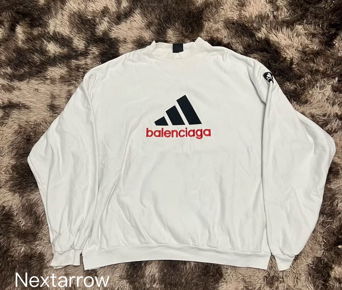 Balenciaga☆ フーディ Balenciaga Nail Polish Cropped Hoodie in Faded Black