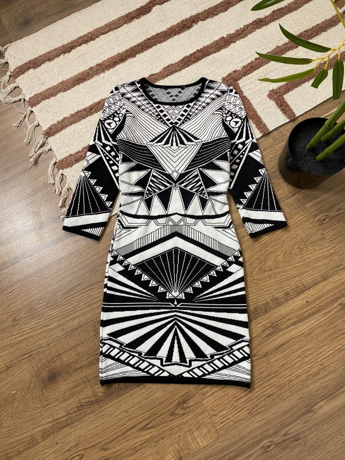 Vintage VINTAGE GEOMETRIC VISUALS KNITTED DRESS Size S / US 4 / IT 40 - 1 Thumbnail