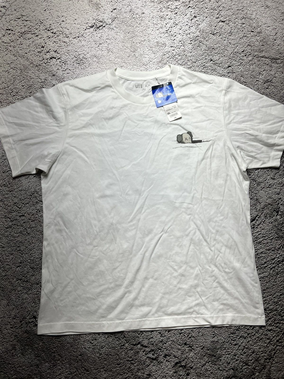 Kaws × Uniqlo New with tags NWT Uniqlo x Kaws art book cover t shirt Size US XXL / EU 58 / 5 - 2 Thumbnail