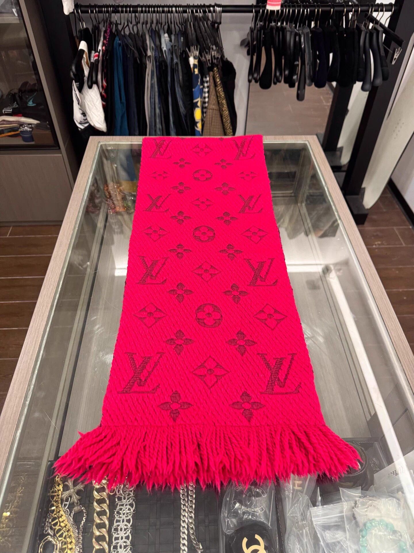 Louis Vuitton LV Red All Over Monogram Double Sided Tassel Wool Scarf Size ONE SIZE - 4 Thumbnail