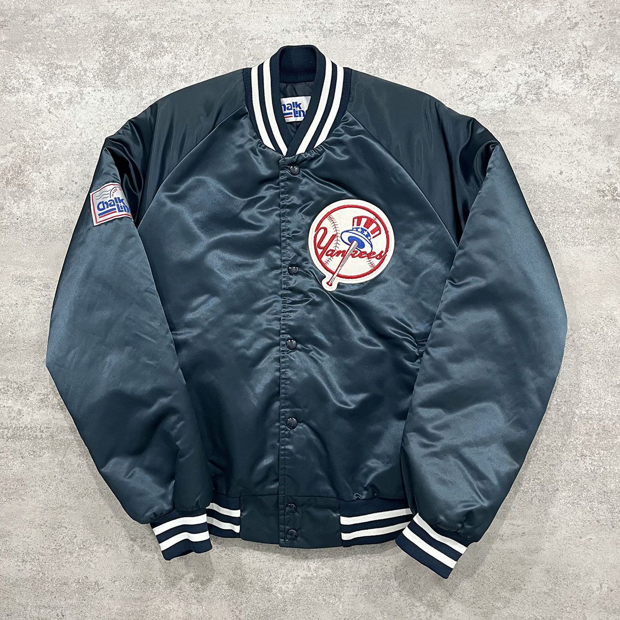 Chalk Line MLB NEW YORK YANKEES SPELL OUT SATIN BOMBER JACKET SIZE M Size US M / EU 48-50 / 2 - 2 Thumbnail