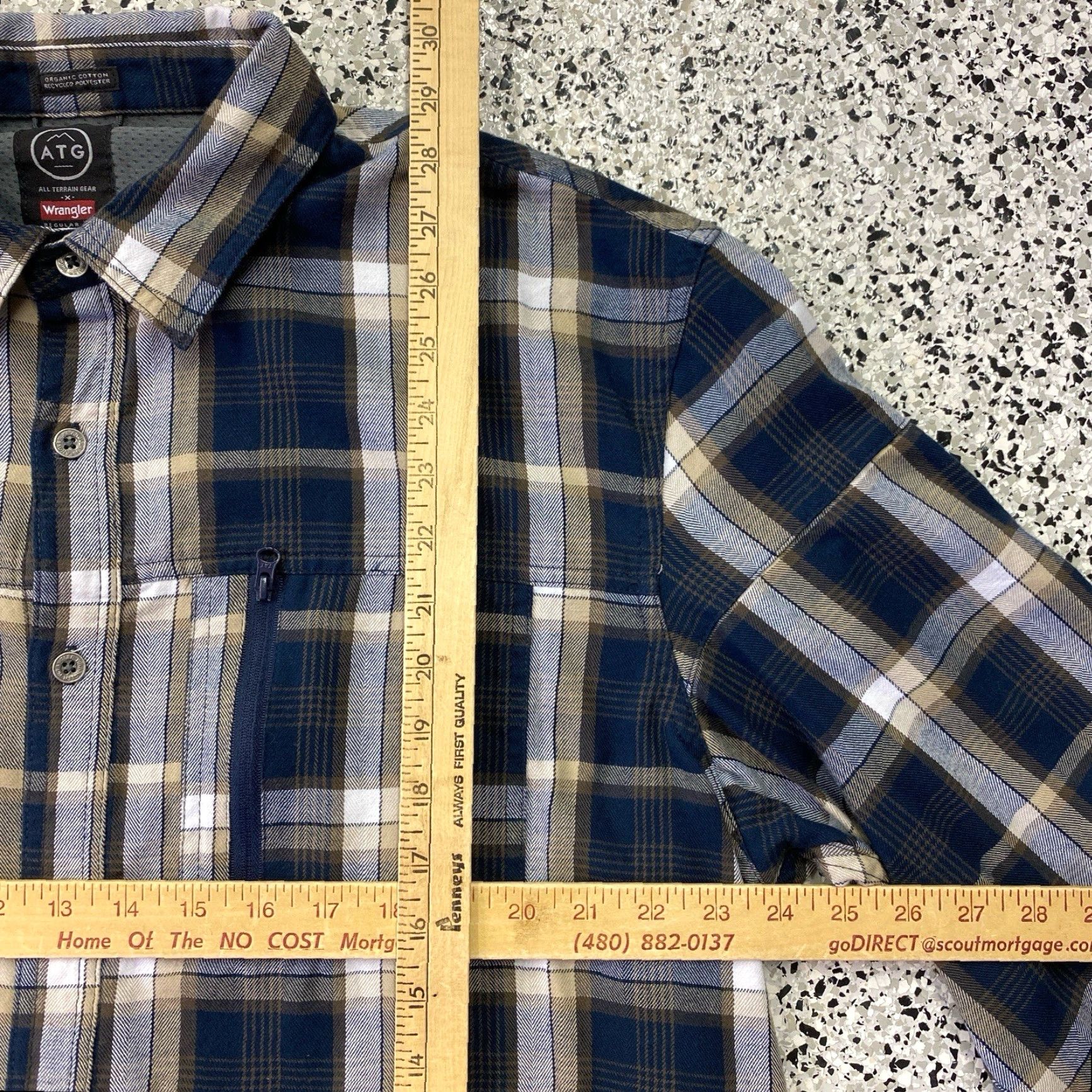 Wrangler Wrangler ATG Shirt Mens Medium Blue Plaid Flannel Long Sleeve Button-Up Pocketed Casual Workwear Size US M / EU 48-50 / 2 - 2 Thumbnail