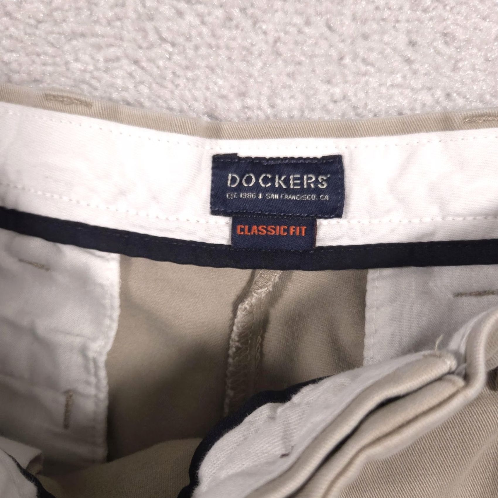 Dockers Dockers Pants Mens 33x32 Beige Classic Fit Pleated Front Straight Leg Chino Size US 33 - 5 Thumbnail