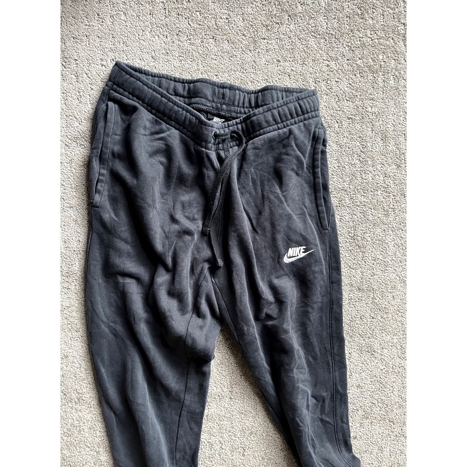 Nike Nike Sweatpants Size S Black Standard Fit Tapered Leg BV2671-010 Men's Size US 29 - 2 Thumbnail
