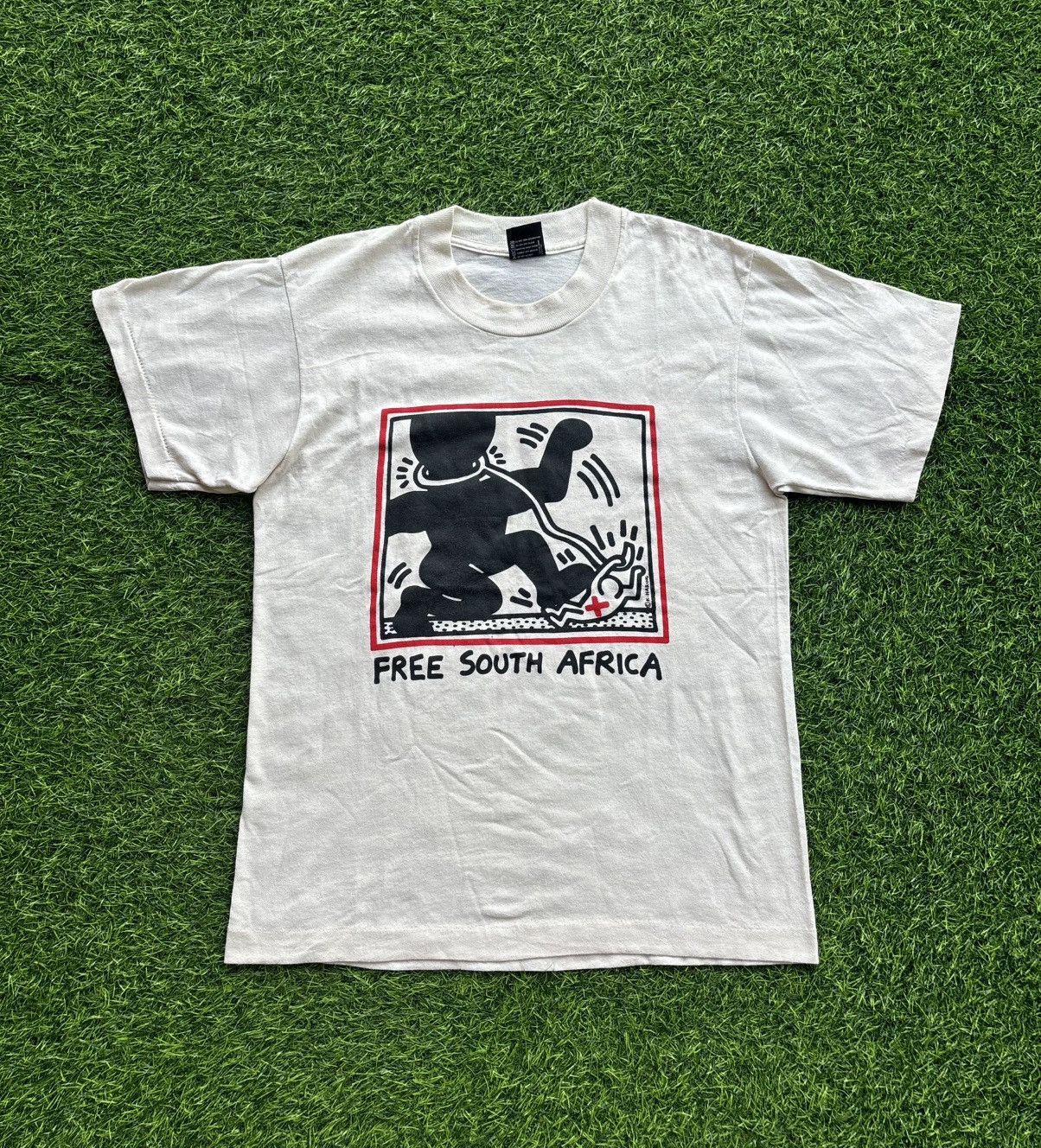 Keith Haring Vintage 80's Keith Haring Free South Africa Tshirt Size US M / EU 48-50 / 2 - 1 Thumbnail