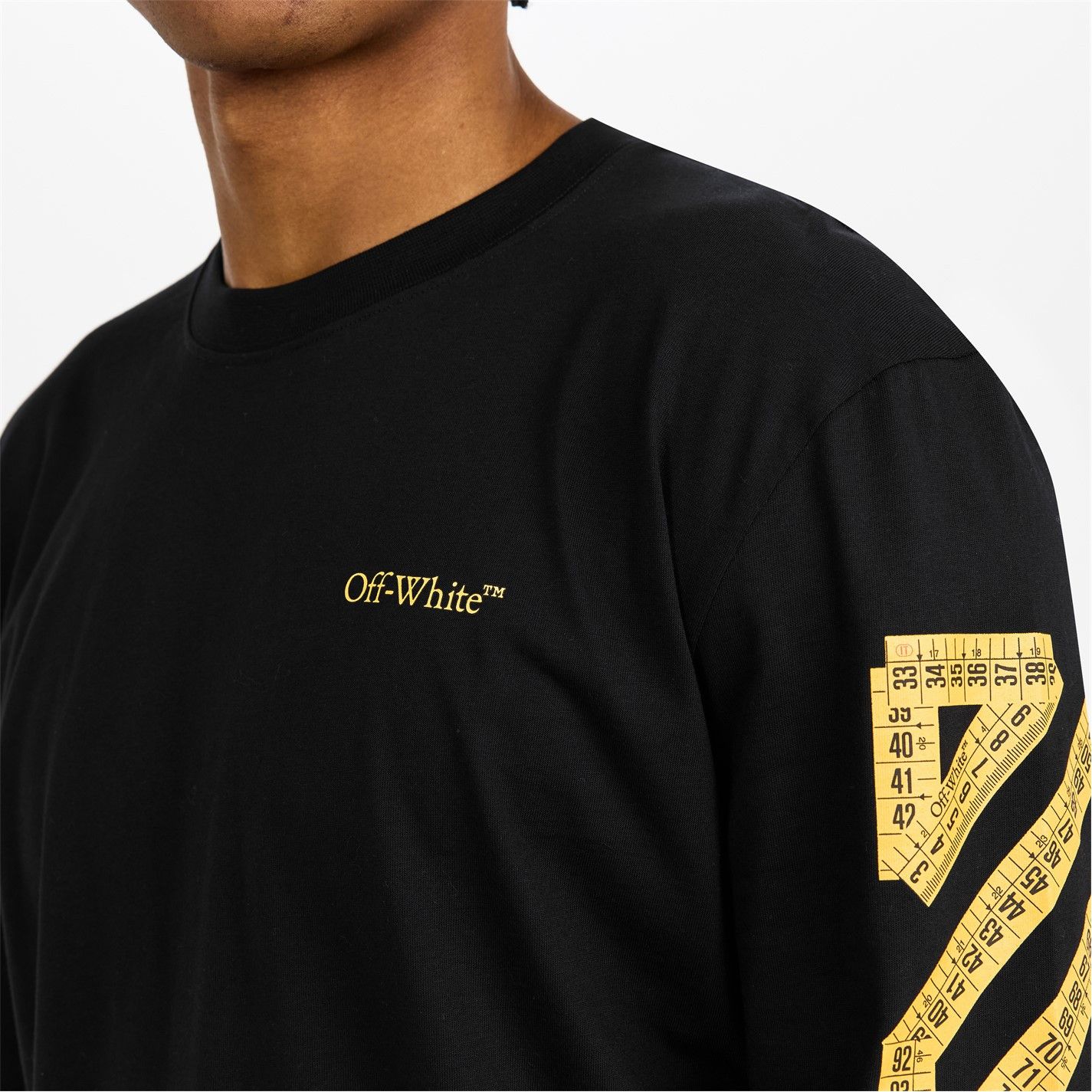 Off-White o1g2r1mq0226 Arrow Skate Long Sleeve T-Shirt In Black Size US M / EU 48-50 / 2 - 5 Thumbnail