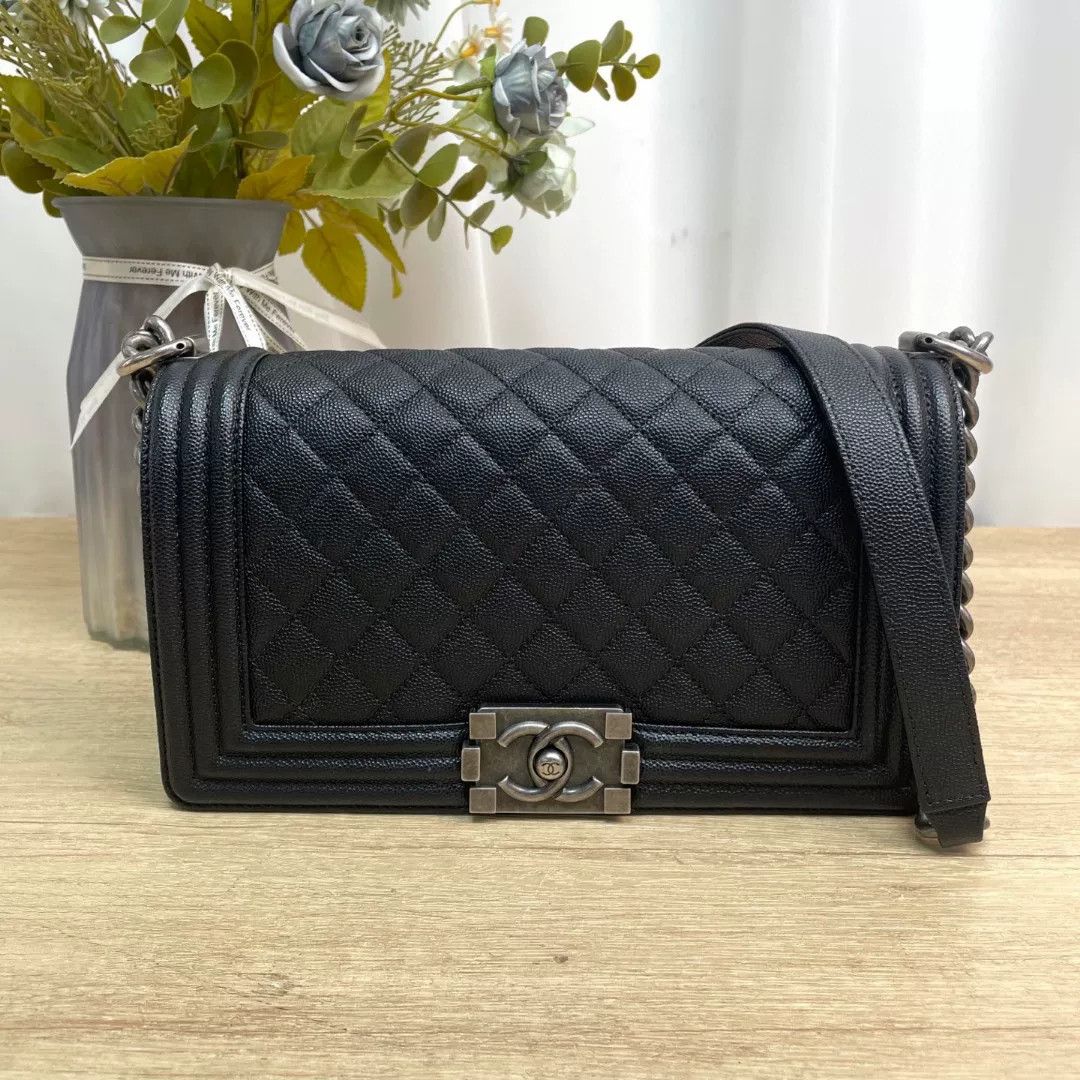 Chanel Pre-loved Bag Very good condition Size ONE SIZE - 1 Thumbnail