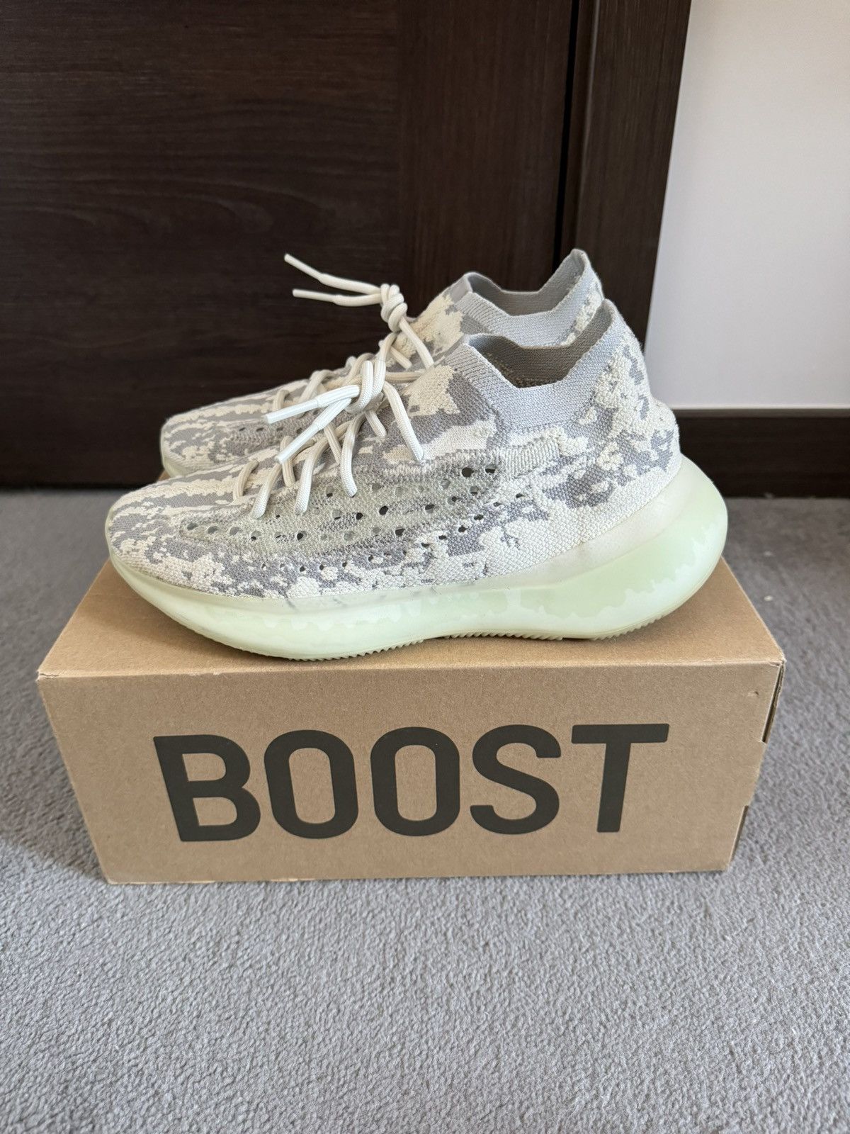 Adidas Yeezy Boost 380 Alien 2019 Size US 9.5 / EU 42-43 - 2 Thumbnail