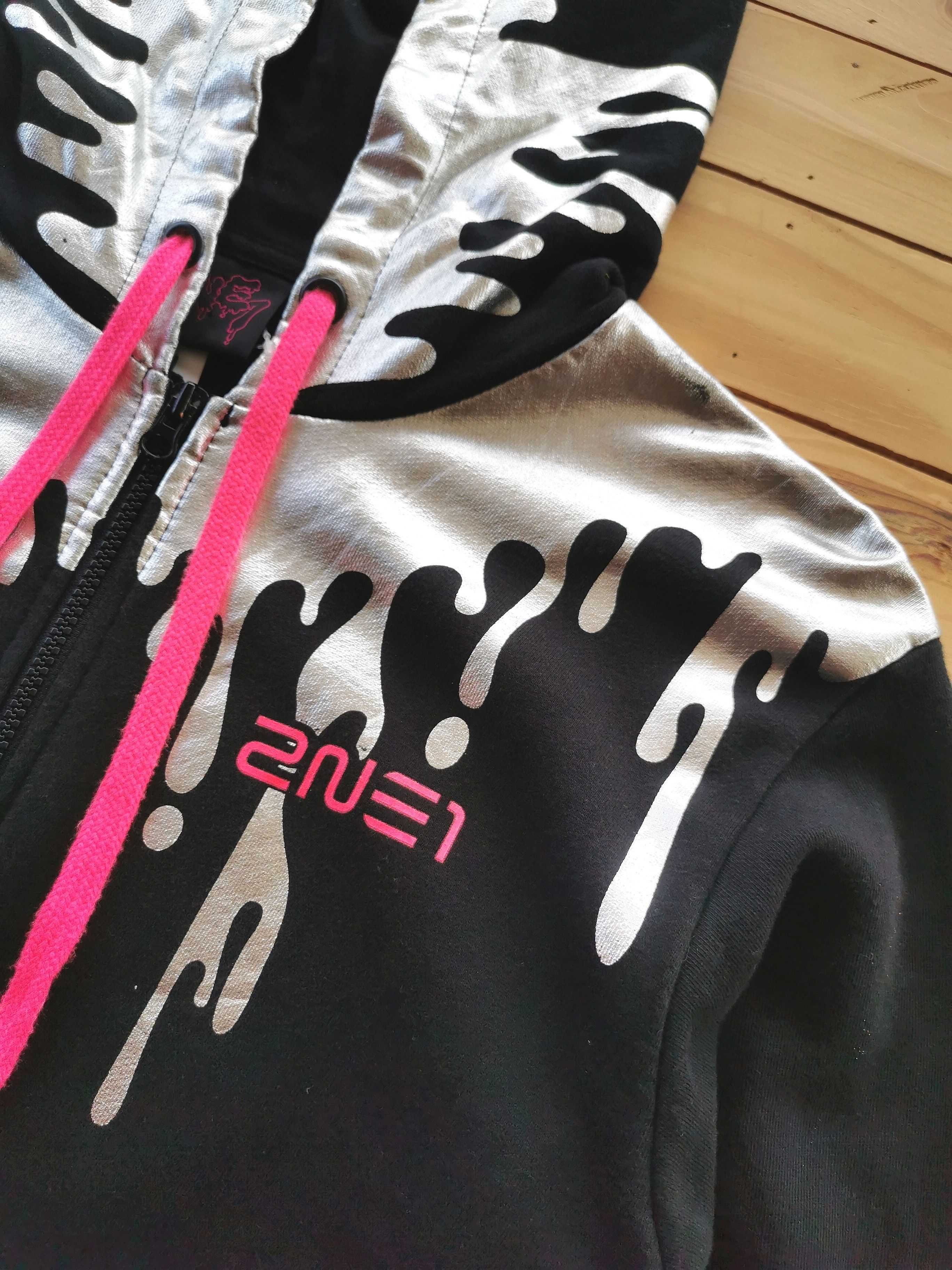 Band Tees 2NE1 Kpop Artist Hoodie BTS Blackpink Park Bom Size US L / EU 52-54 / 3 - 8 Thumbnail