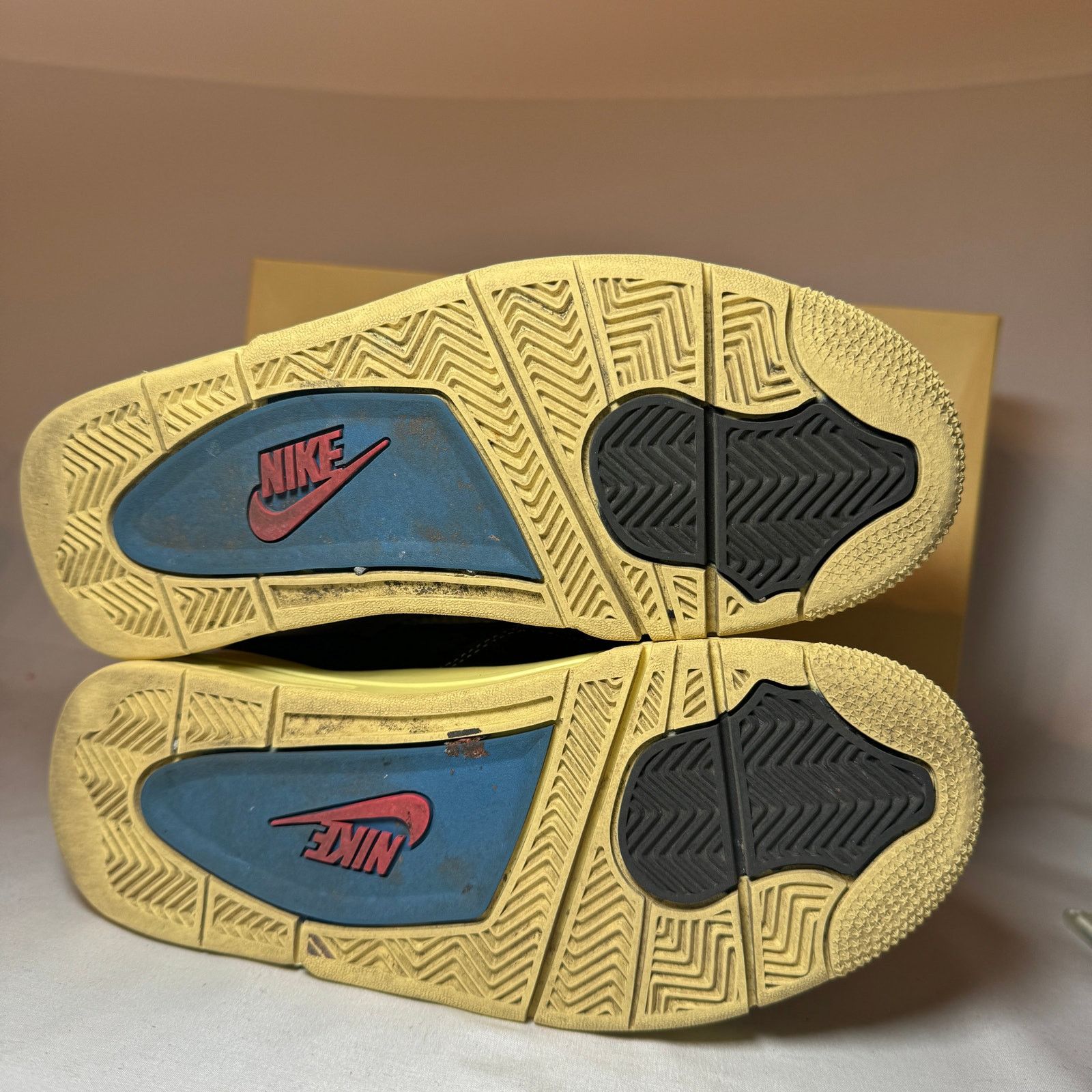 Jordan Brand × Nike Size 5 - Union LA x Air Jordan 4 Retro Off Noir Men's Shoes Size US 5 / EU 37 - 7 Thumbnail