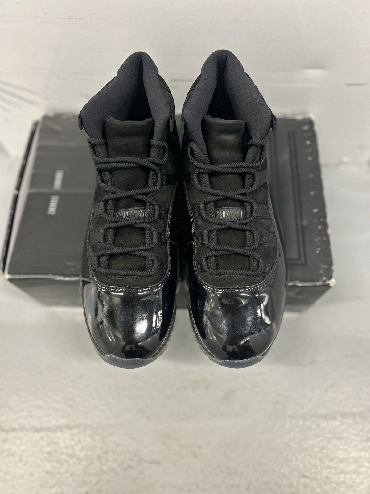 Jordan Brand Jordan 11 Cap & Gown Size 11 Size US 11 / EU 44 - 6 Thumbnail