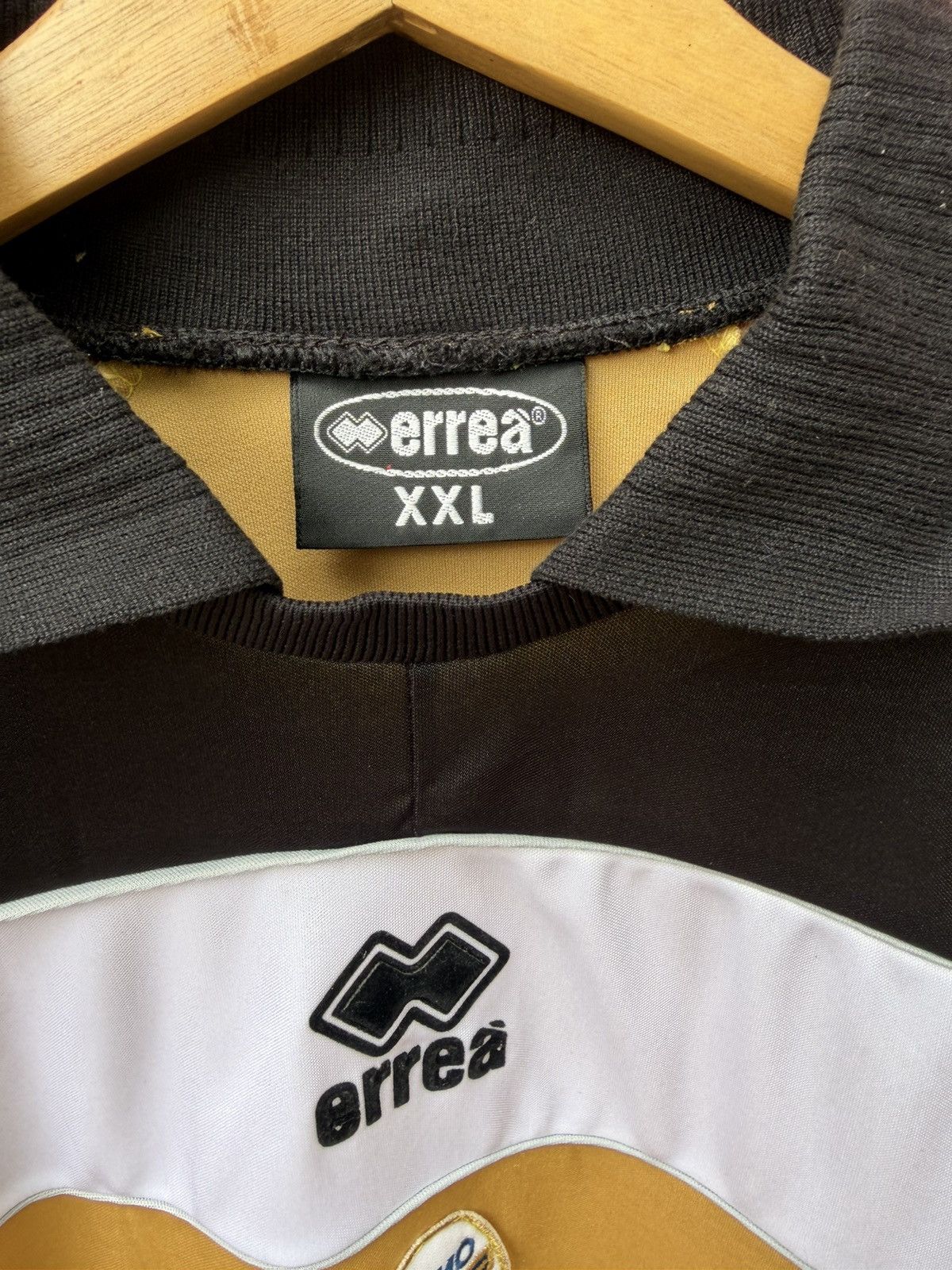 Errea Matchworn Como 1907 Goalkeeper Size US XXL / EU 58 / 5 - 6 Thumbnail