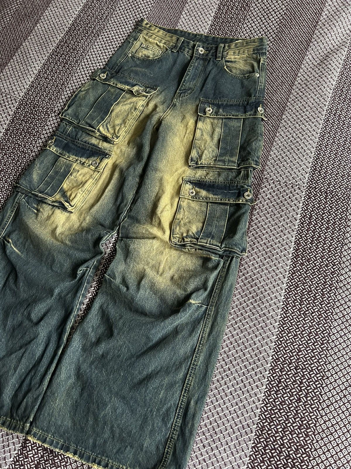 Vintage Vintage Dark Washed Y2K Cargo Jeans Unisex Japanese Vibe S Size 25" / US 0 / IT 36 - 2 Thumbnail