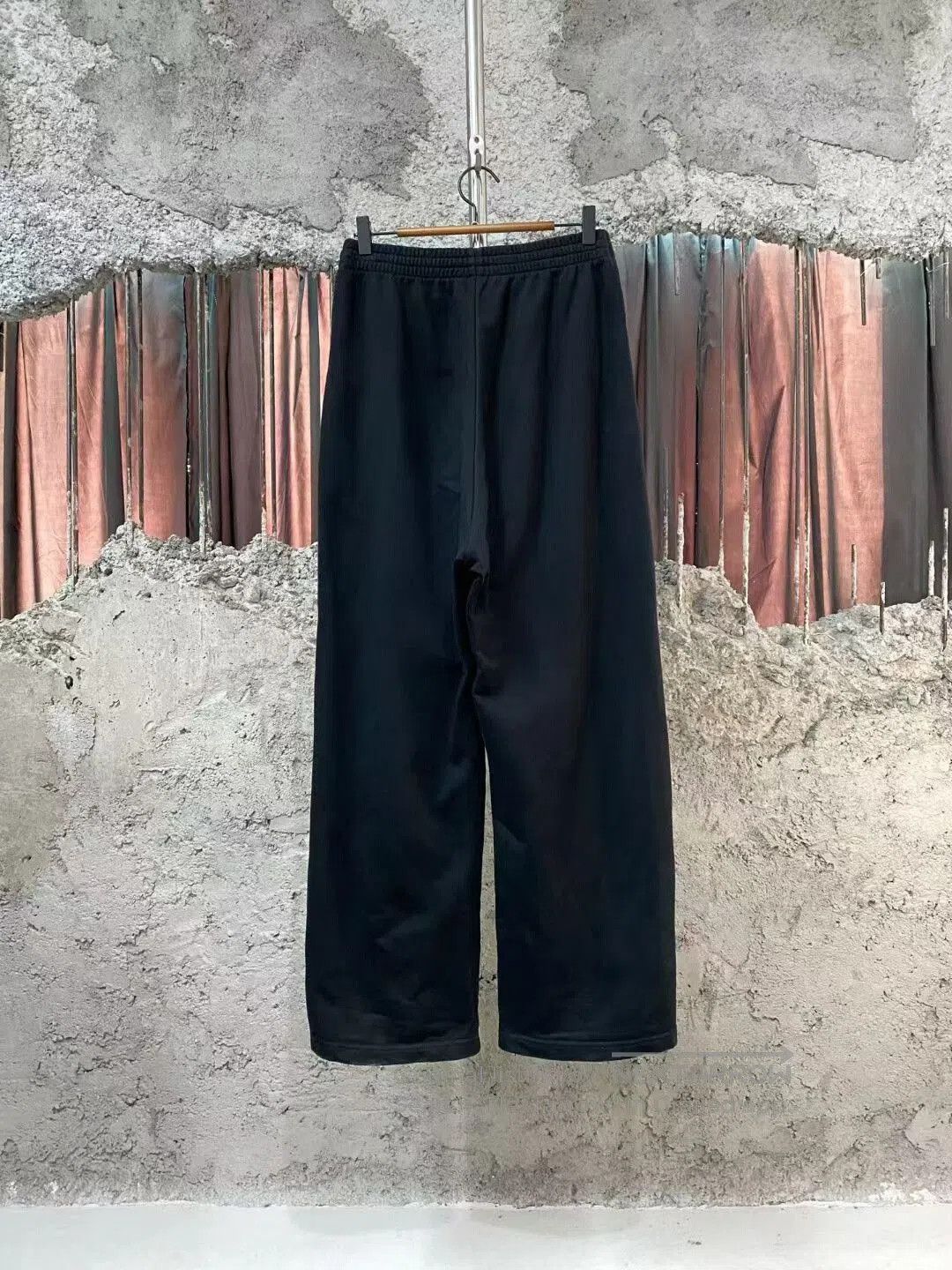 Balenciaga Balenciaga Double Ring Sweatpants in Black. Size US 26 / EU 42 - 3 Thumbnail